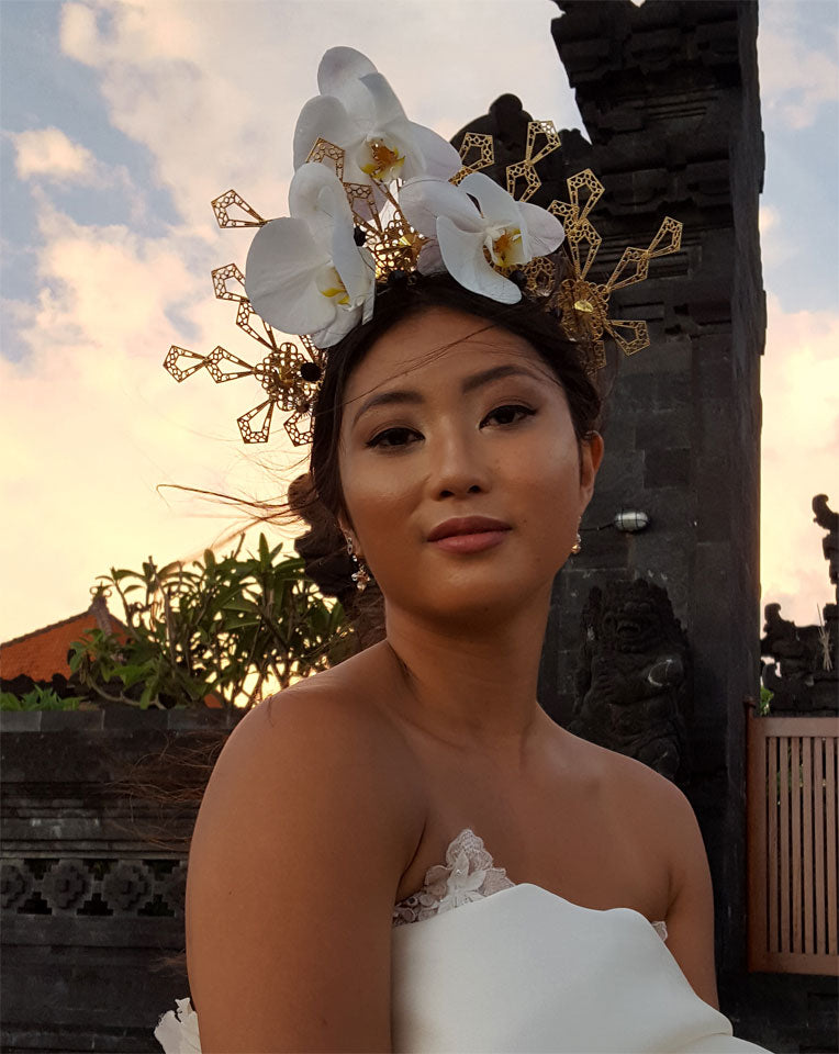 Elegant Race Day Fascinator Crown Headband - Met Gala Inspired Madonna Style Hair Accessory for Weddings, Parties & Special Events