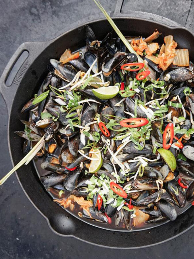 Petromax Cast Iron Fire Skillet with Removable Handle - Perfect for Camping, Grilling & Outdoor Cooking
