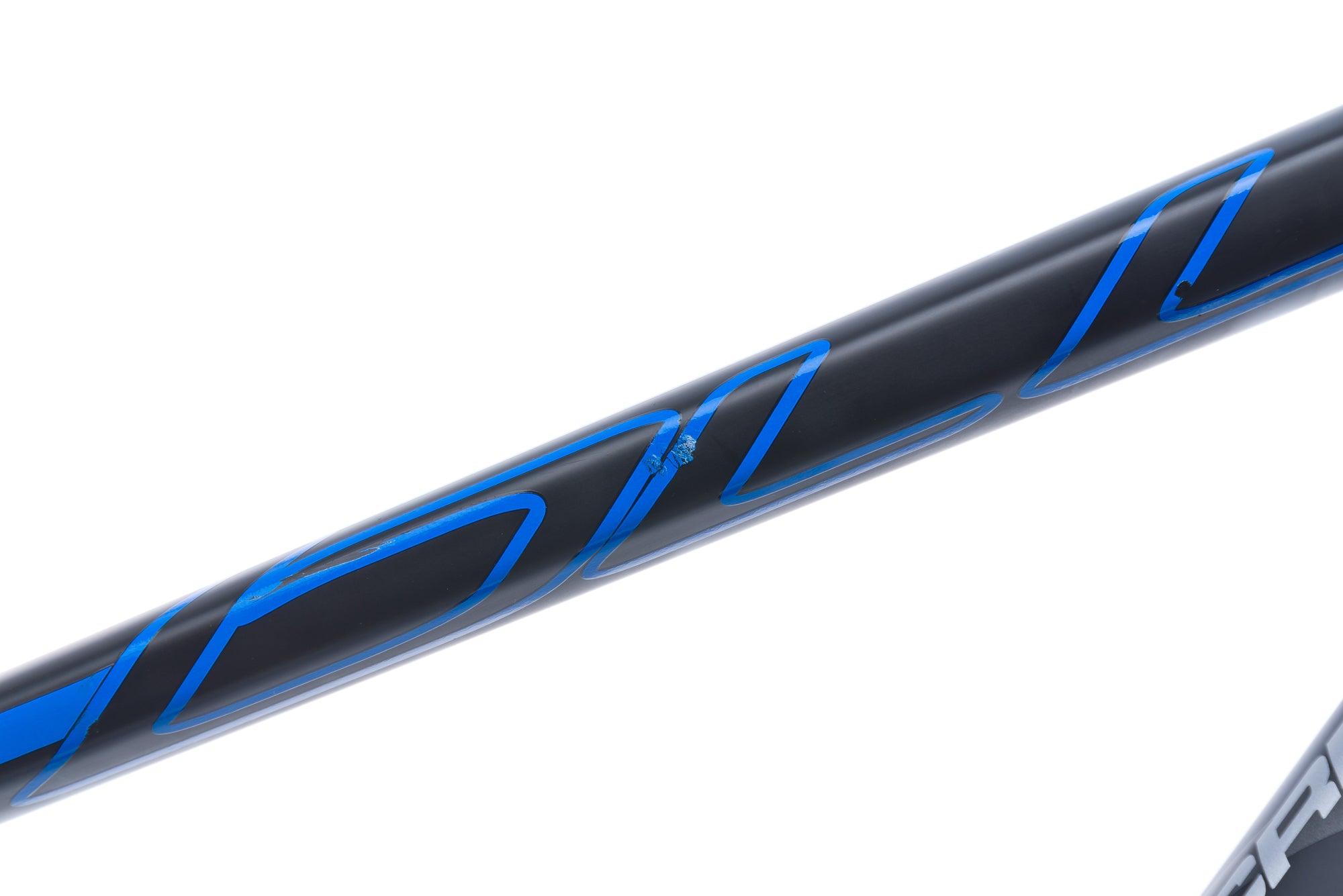 Blue Crew EX Medium Bike - Lightweight Aluminum Frame, 21-Speed Gears for Smooth Riding - Perfect for Commuting, Trail Adventures & Urban Cycling (2017 Model)