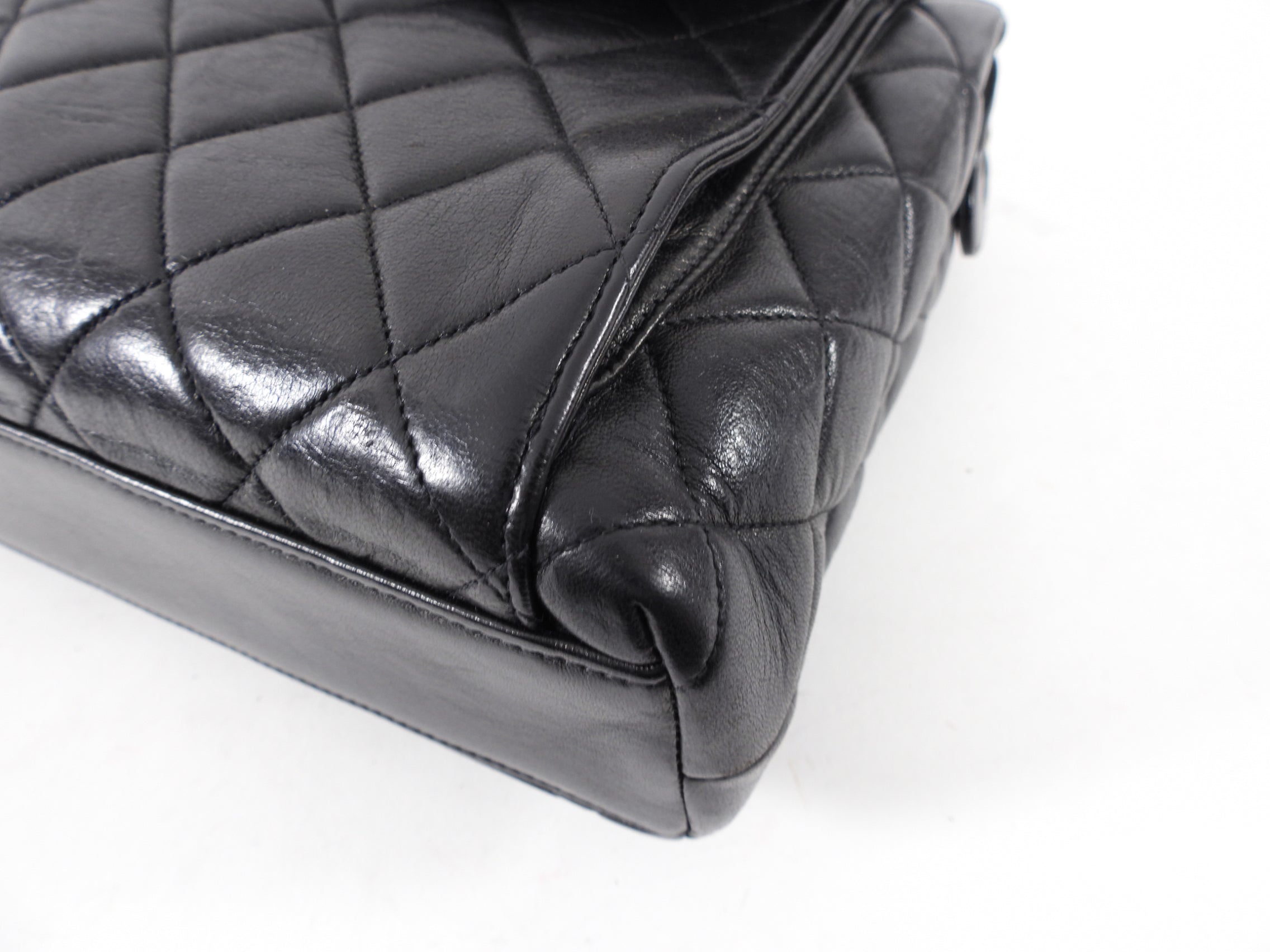 Vintage Chanel 1996 Small Black Lambskin Chain Shoulder Bag - Classic Luxury Crossbody Purse for Women, Perfect for Evening Parties & Date Nights