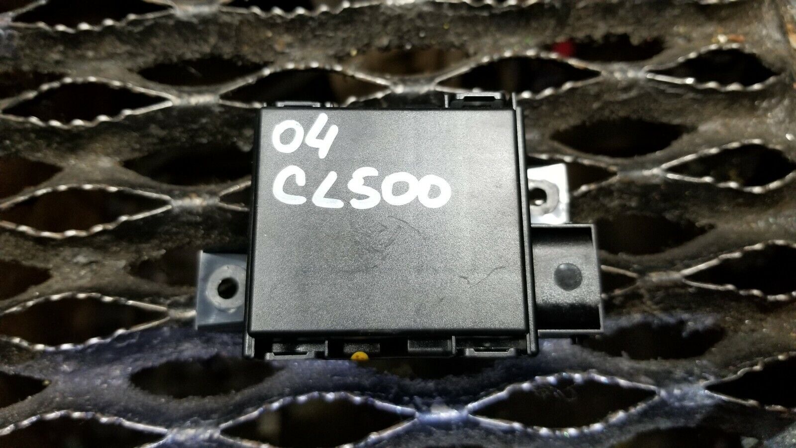 03 04 05 06 Mercedes CL500 Seat Belt Tensioner Control Module OEM Replacement - Perfect for Enhanced Safety & Airbag System Repair