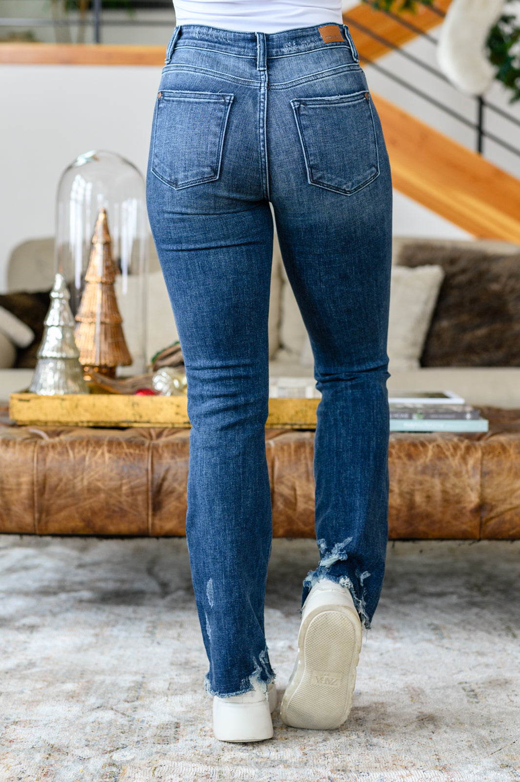 Christine High Contrast Slim Bootcut Destroyed Jeans for Women - Vintage Distressed Denim Pants with Ripped Details | Perfect for Casual Outfits, Streetwear Fashion and Night Out Looks