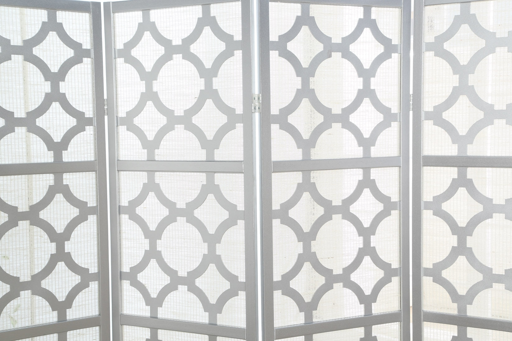 Roundhill Furniture Quarterfoil Diamond Design 4-Panel Room Divider Screen - Silver | Modern Privacy Partition for Home, Office & Studio Decor