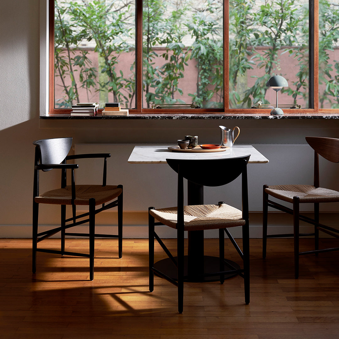 Modern HM3 Dining Chair - Elegant Wooden Seat for Kitchen, Dining Room & Office - Perfect for Home Decor & Entertaining Guests
