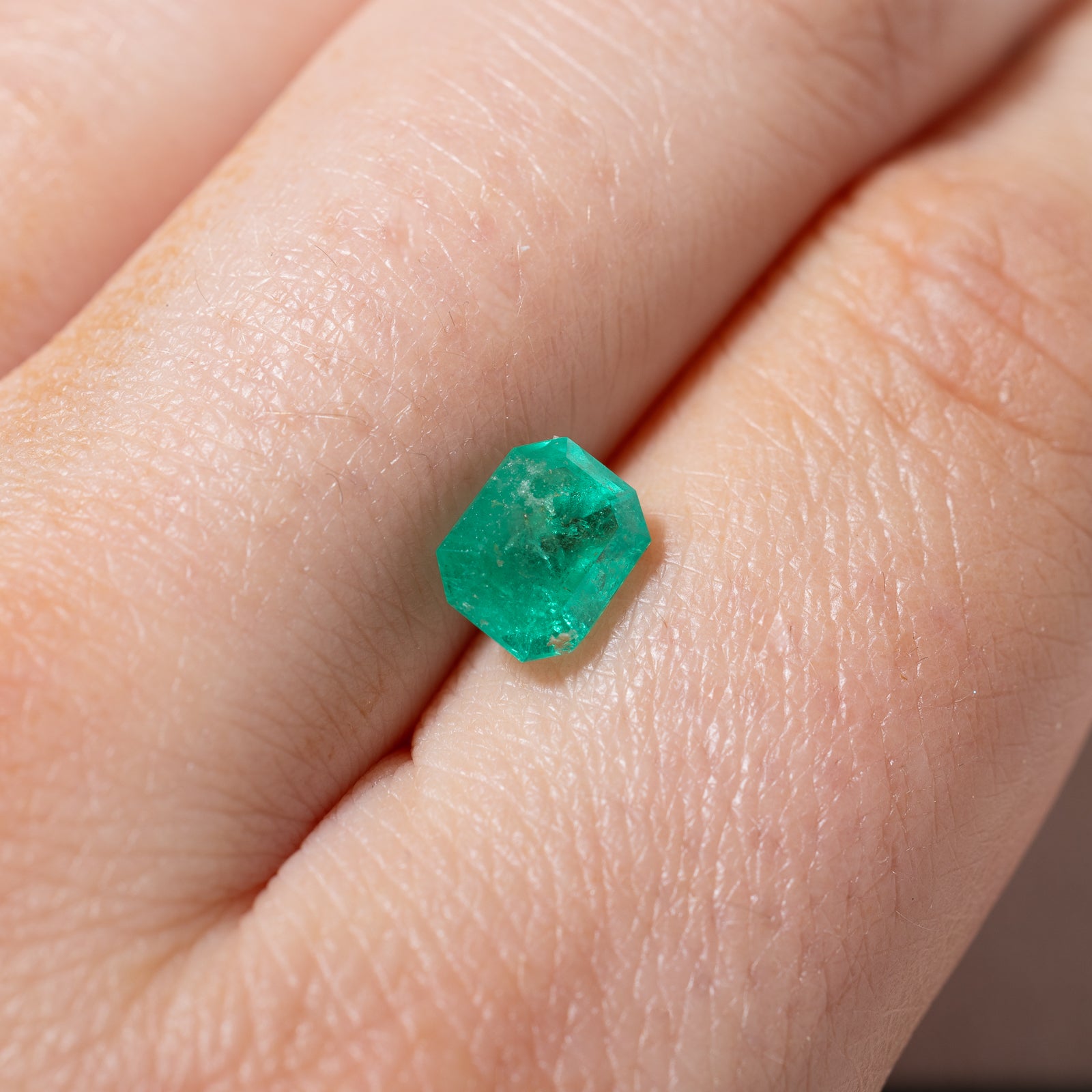 1.39ct Rectangular Step Cut Loose Emerald Gemstone for Jewelry Making - Perfect for Rings, Necklaces & Earrings