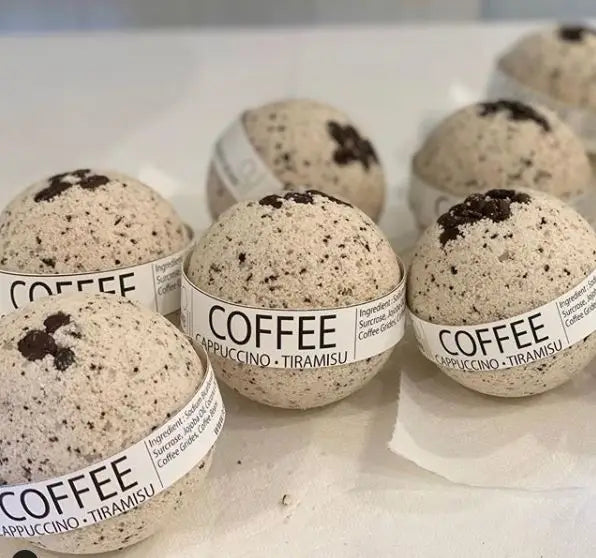 Luxury Cappuccino & Tiramisu Scented Bath Bomb for Relaxation - Moisturizing Spa Gift Set for Women, Perfect for Self-Care Nights & Romantic Bath Time