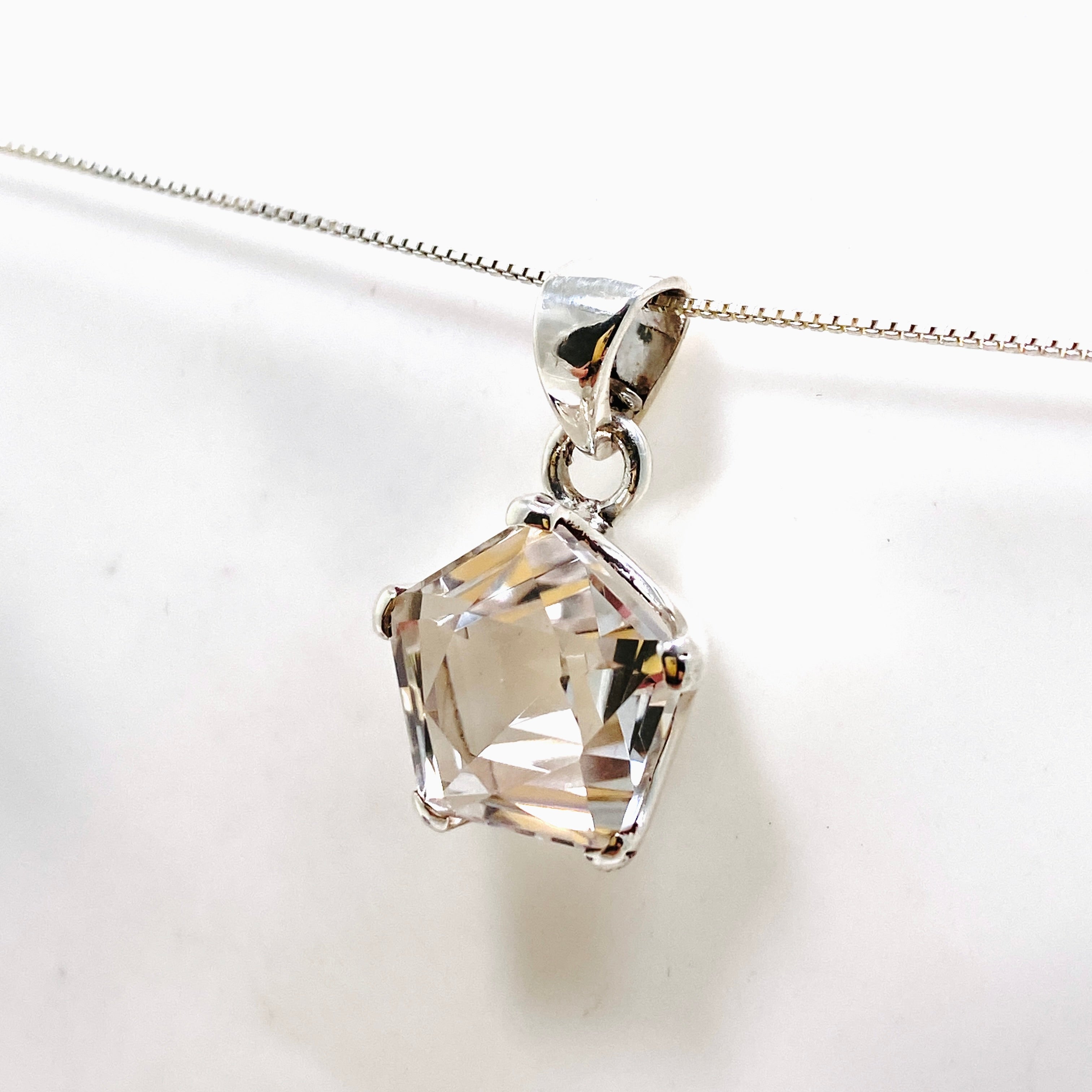 Natural Clear Quartz Pentagon Star Faceted Pendant Necklace - Spiritual Healing Jewelry for Meditation & Energy Work - PPGJ1083