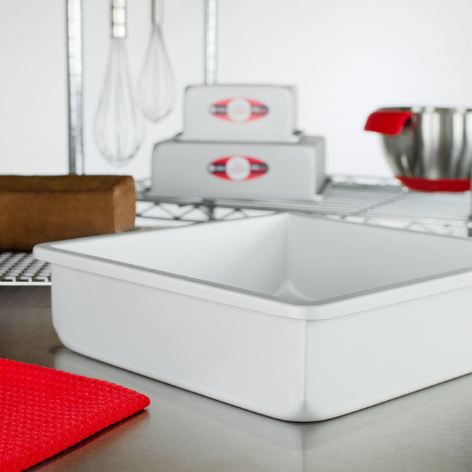 Fat Daddio's Pro Series 3-Inch Square Cake Pan - Heavy Duty Aluminum Baking Pan for Perfect Brownies, Bars & Sheet Cakes - Ideal for Home Bakers & Professional Kitchens