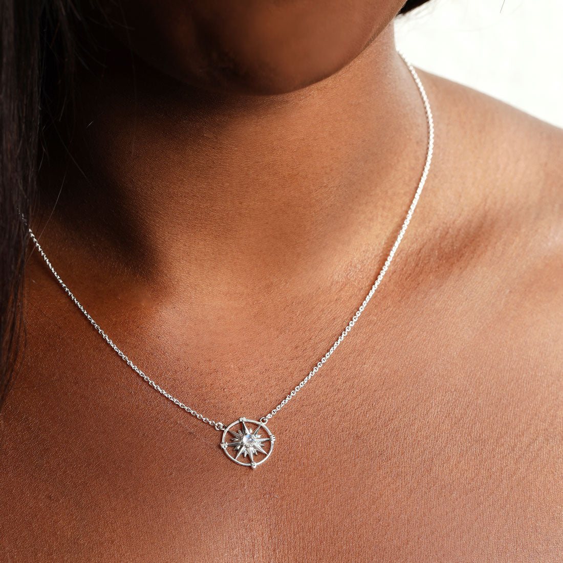 Guiding Light Compass Necklace - Stainless Steel Pendant for Outdoor Adventures, Travel & Hiking - Perfect Gift for Men & Women