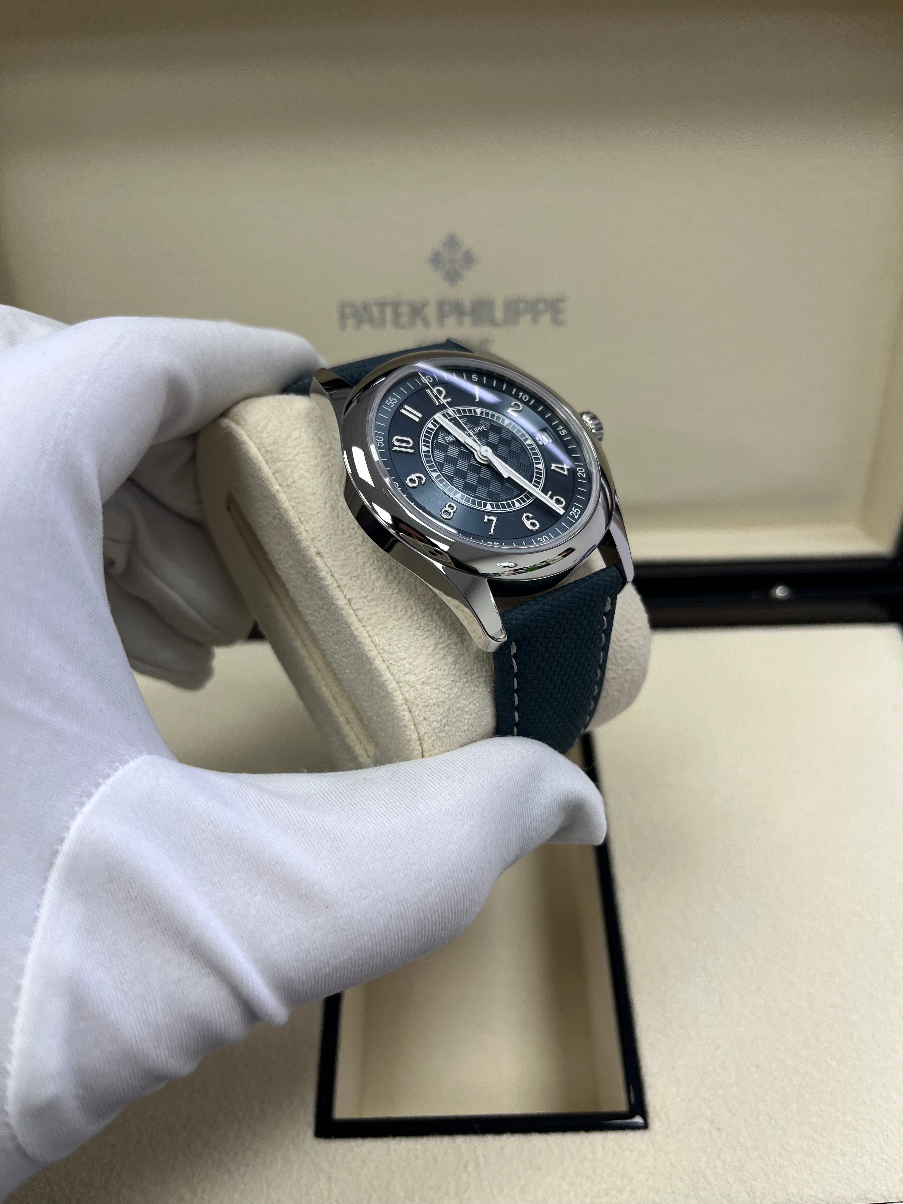 Patek Philippe Calatrava 6007A-001 Limited Edition Men's Luxury Watch - Perfect for Business Meetings, Formal Events & Collector's Showcase