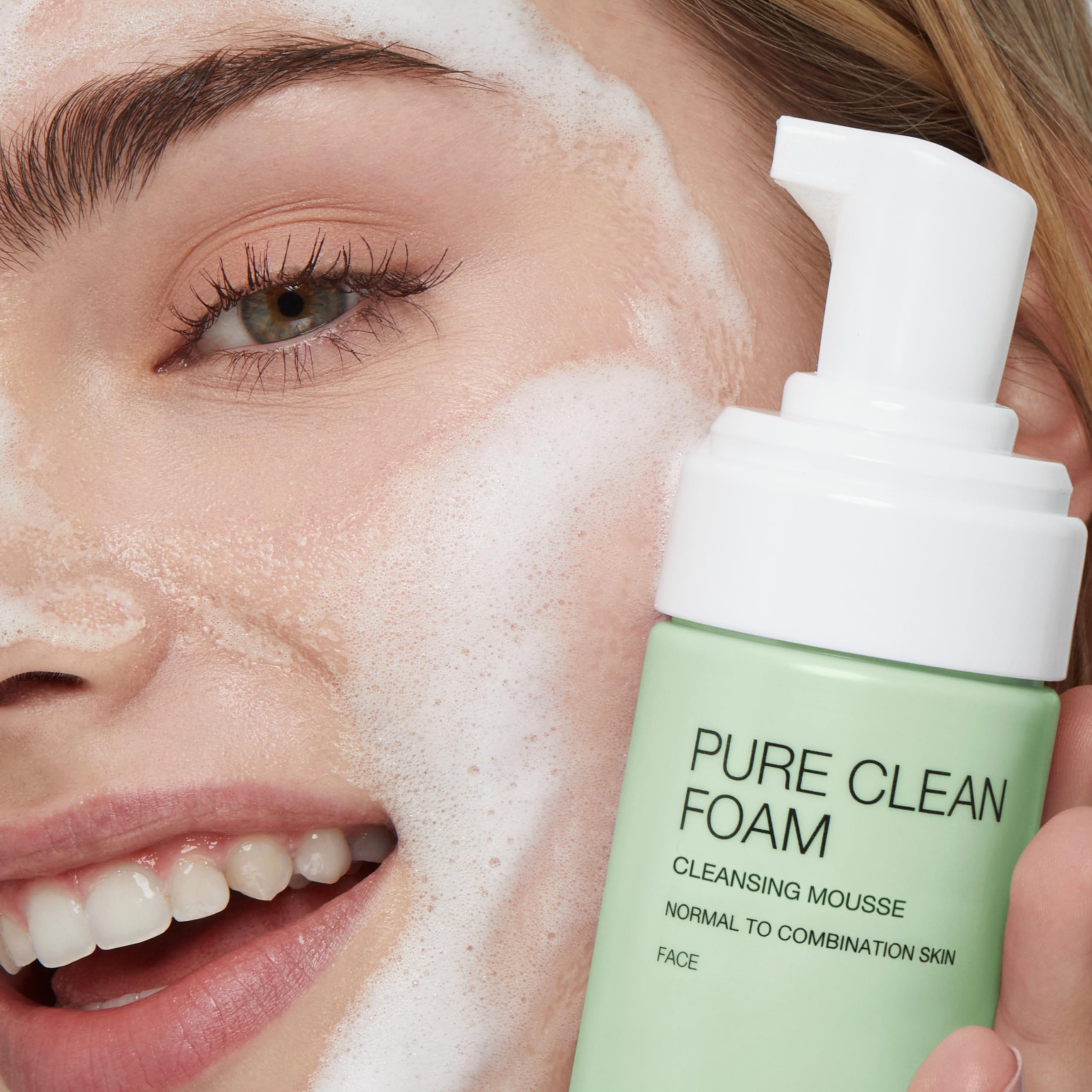 KIKO Milano Pure Clean Foam - Purifying & Cleansing Facial Mousse for Oily & Combination Skin | Gentle Makeup Remover & Daily Face Wash for Fresh, Glowing Skin | Perfect for Morning & Night Skincare Routine