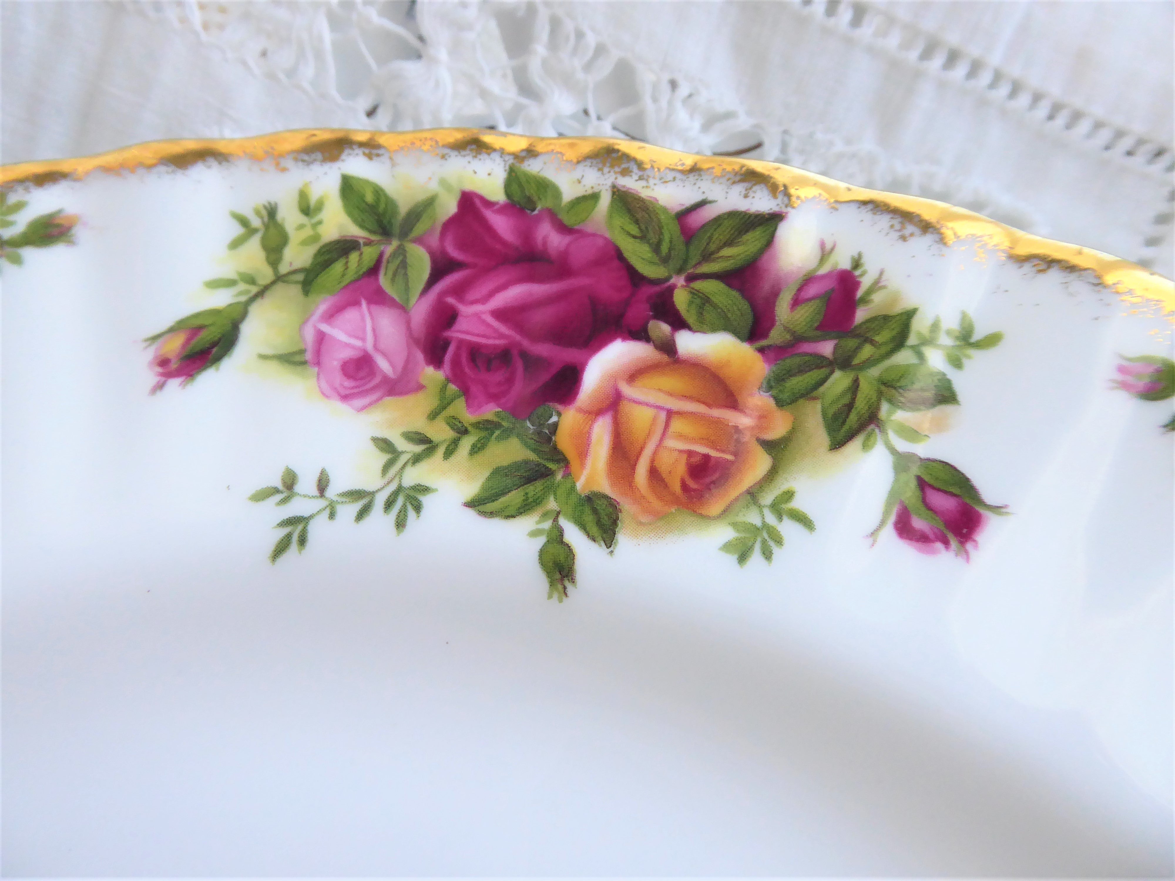Royal Albert Old Country Roses Dinner Plate Set - Vintage English Bone China (1993-2002) | Elegant Tea Party & Special Occasion Tableware