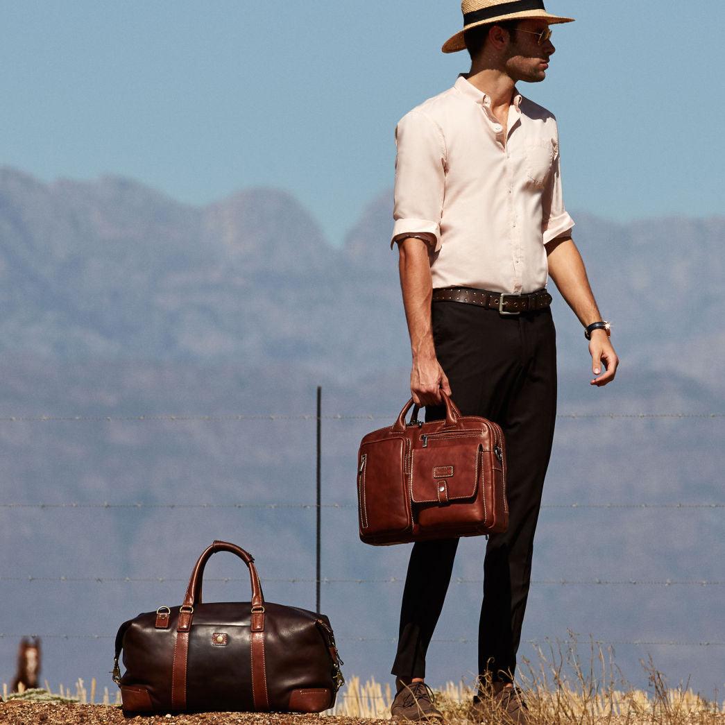 Jekyll & Hide Montana Medium Laptop Briefcase for 15.6 Inch Laptop - Durable Leather Business Bag with Shoulder Strap - Perfect for Office, Work, Travel & Commuting
