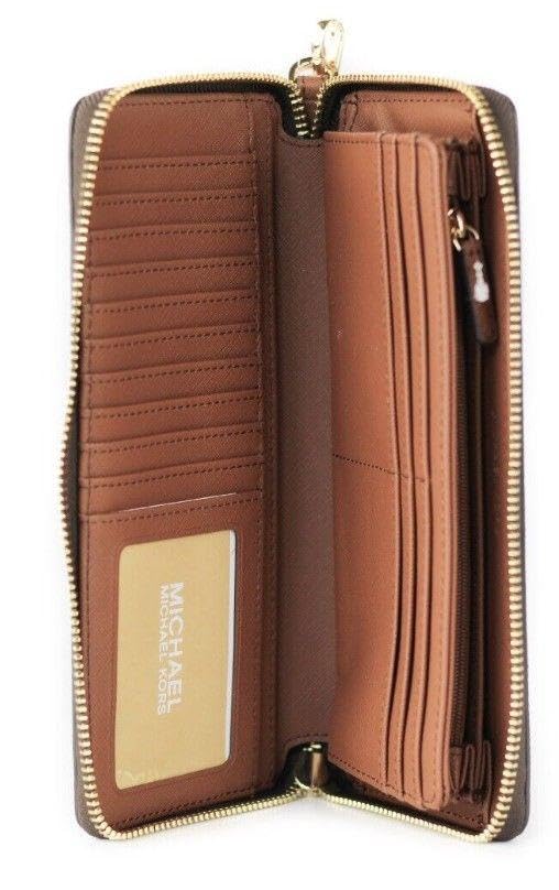 Michael Kors Women's Jet Set Travel Continental Wallet - RFID Blocking Card Holder for Credit Cards & ID - Stylish Travel Accessories for Women | Perfect for Airports, Business Trips & Daily Use