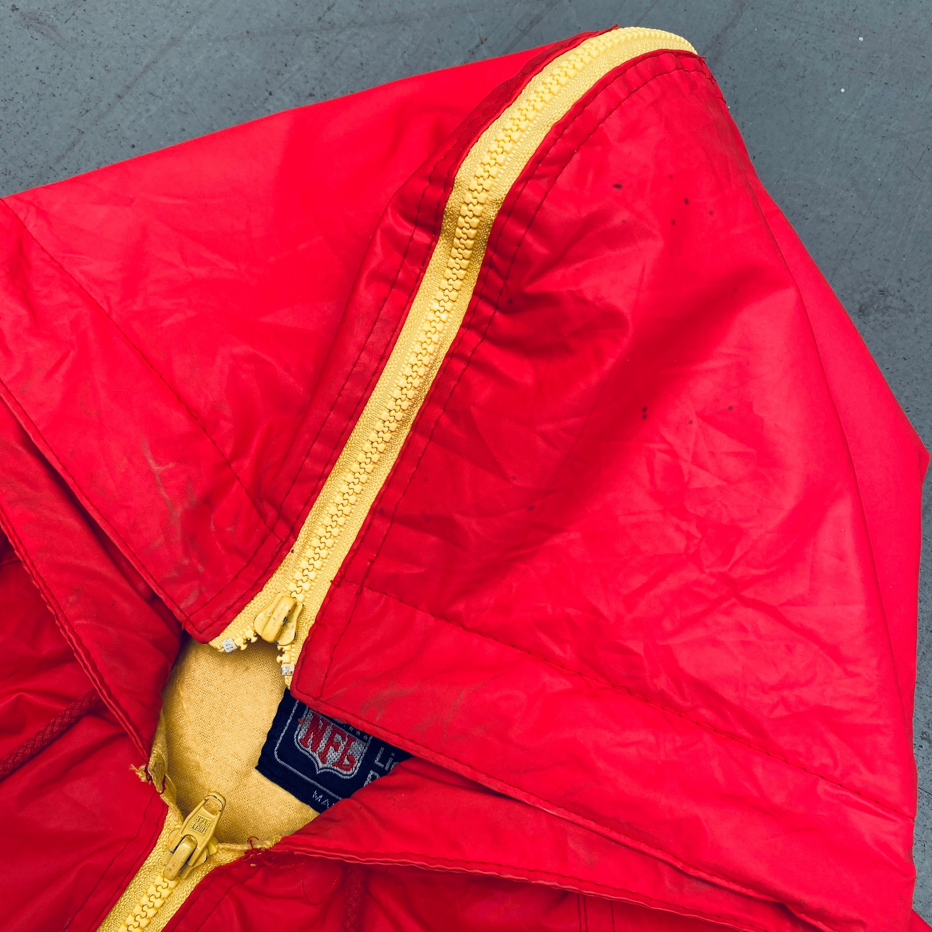 Kansas City Chiefs 1990s Full-Zip Waterproof Rain Jacket for Men - Lightweight Windproof Outdoor Coat for Football Fans, Hiking & Rainy Days (Large)