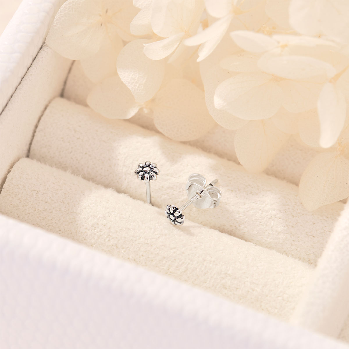 Wild Flower Stud Earrings for Women - Dainty Floral Studs for Everyday Wear, Gift Giving & Special Occasions