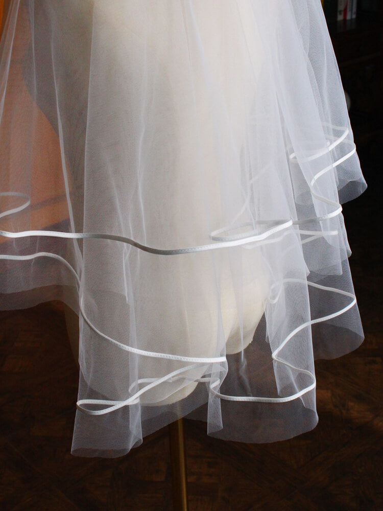 2 Layer Tulle Wedding Bridal Veil - Midi Length Cathedral Veil with Comb - Perfect for Bridal Shower, Ceremony & Reception (Style V853xmj)