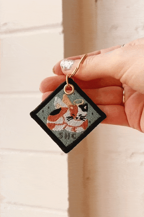 Duality Cat Embroidered Keychain - Cute Cat Design Key Holder for Bags, Keys & Backpacks - Perfect Gift for Cat Lovers & Pet Owners