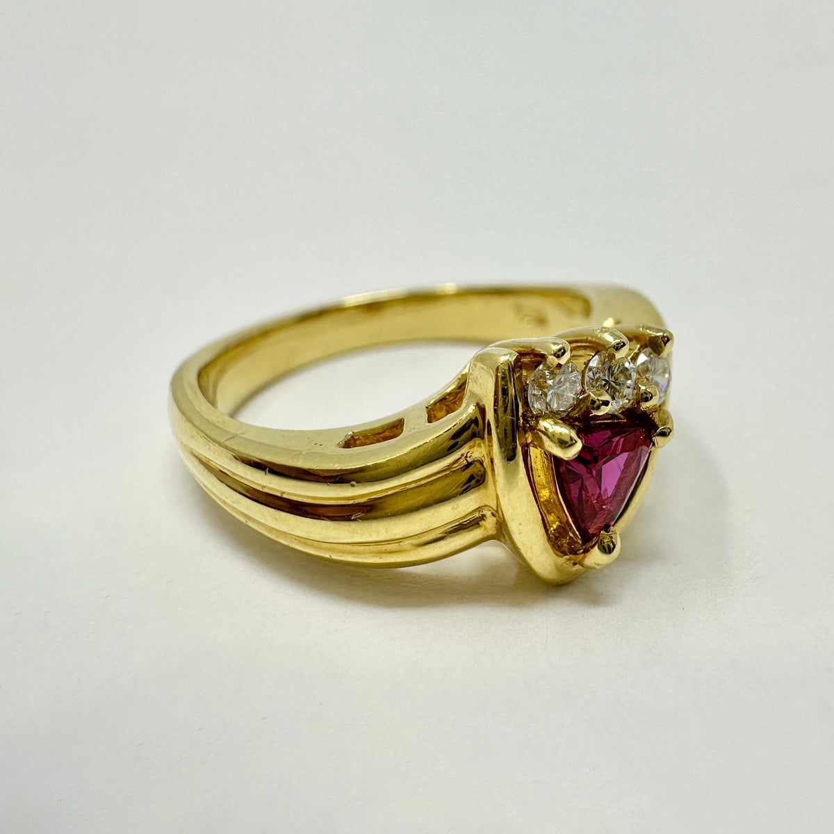 18K Gold Ring with Triangular Ruby & 3 Baguette Diamonds - Elegant Wedding Band, Anniversary Gift for Her, Perfect for Special Occasions & Evening Events