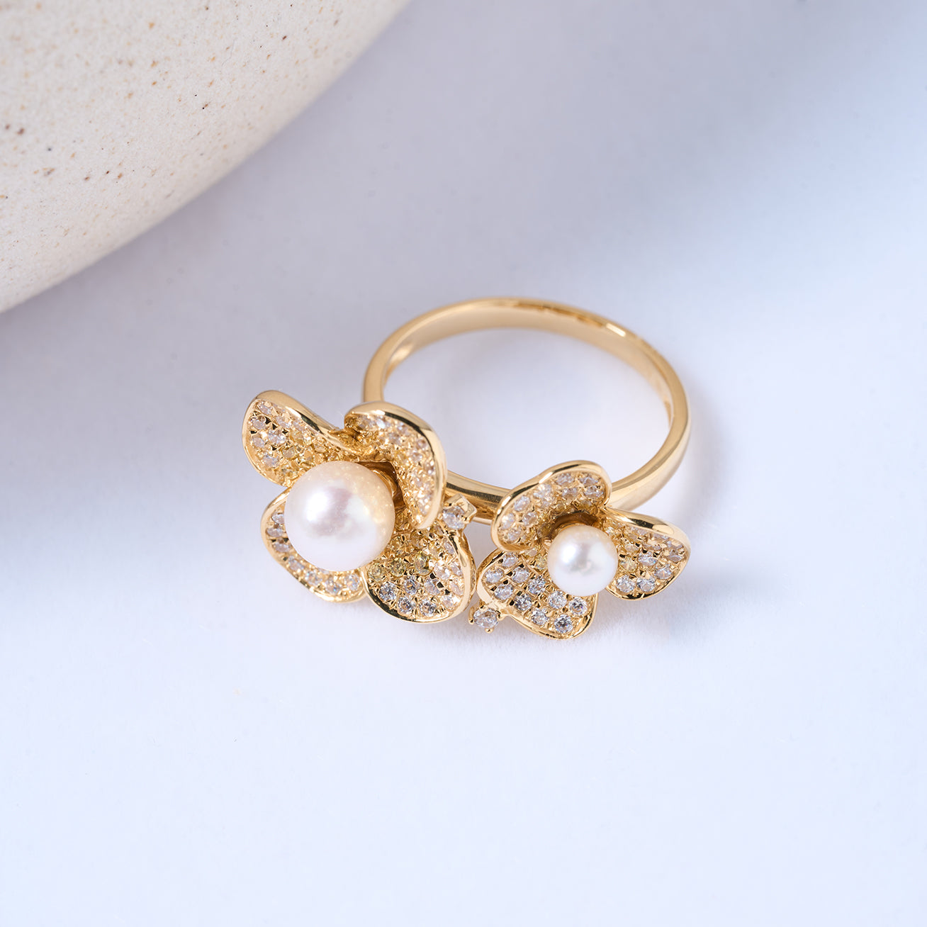 18K Solid Gold Akoya Pearl Ring KR00121 | Elegant Pearl Jewelry for Women | Perfect for Weddings, Anniversaries & Special Occasions