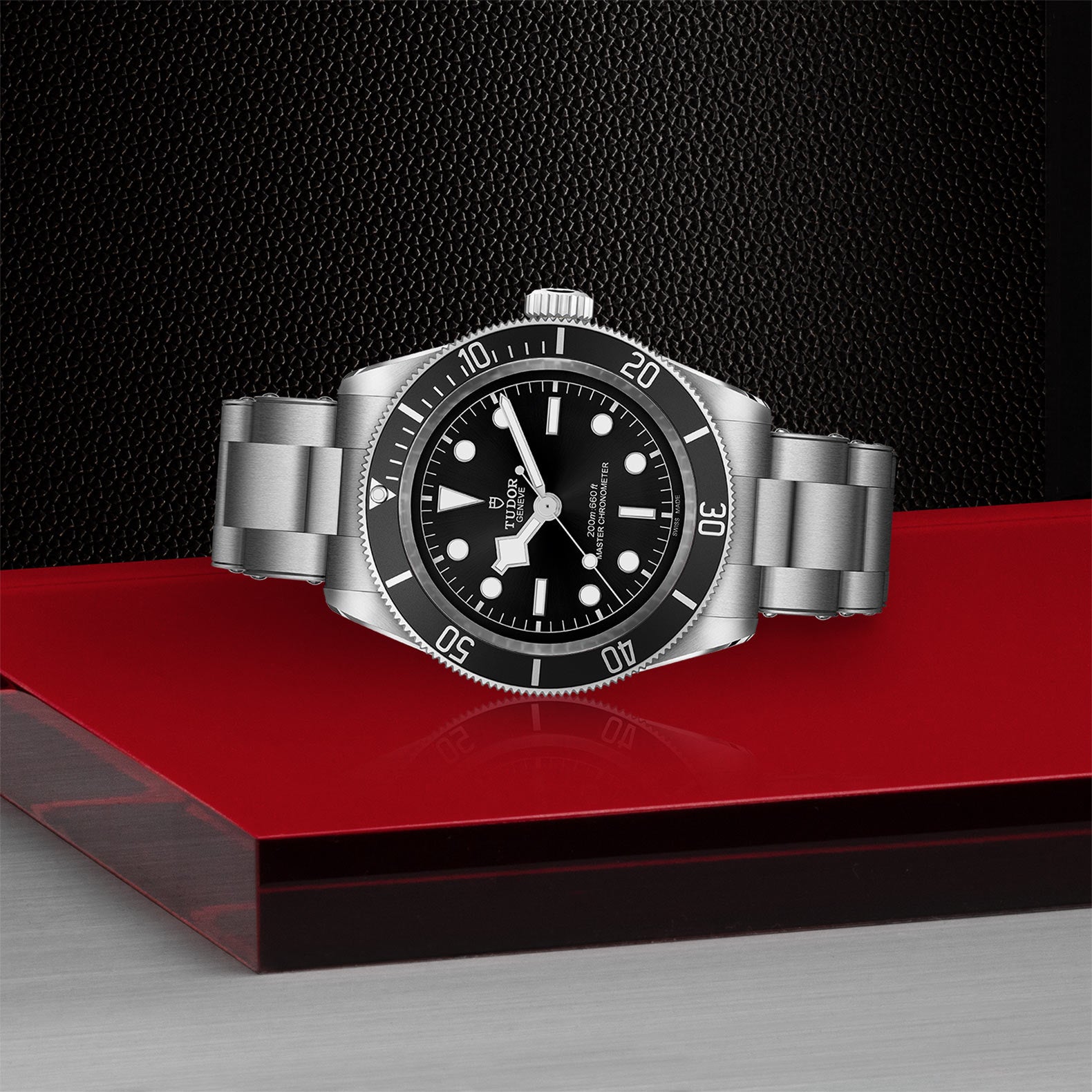 Original Title: black bay m7941a1a0nu 0001   Optimized Title: Tudor Black Bay M7941A1A0NU-0001 Luxury Automatic Diving Watch - Perfect for Professional Divers & Water Sports Enthusiasts