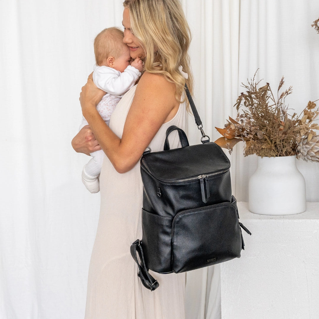 Vanchi Vegan Frankie Everyday Backpack - Lightweight Durable Laptop Backpack for Work & Travel, Water-Resistant Black Daypack - Perfect for Commuting, School & Outdoor Adventures