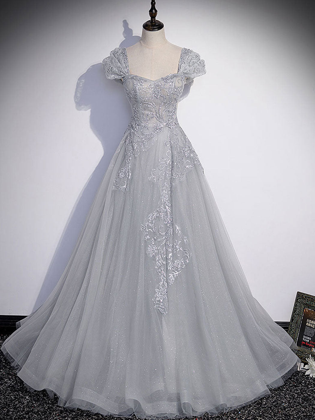 Elegant A-Line Gray Tulle Sequin Party Dress for Women - Perfect for Prom, Evening Gala & Special Occasions