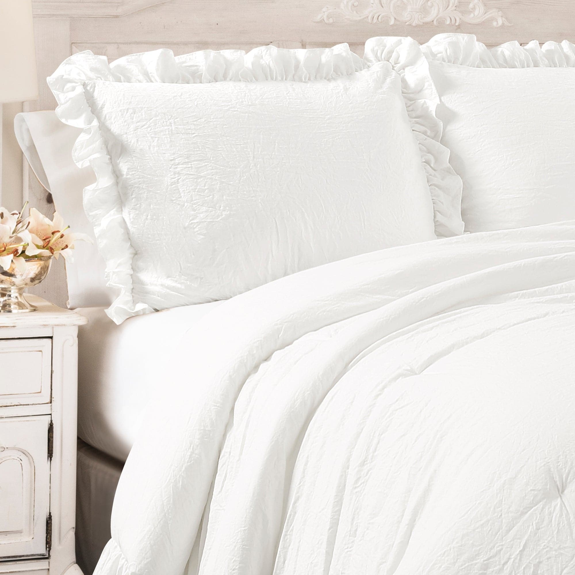 Reyna 3-Piece Comforter Set - Soft & Luxurious Bedding for Queen/King Size Beds - Perfect for Master Bedrooms, Guest Rooms & Cozy Home Decor