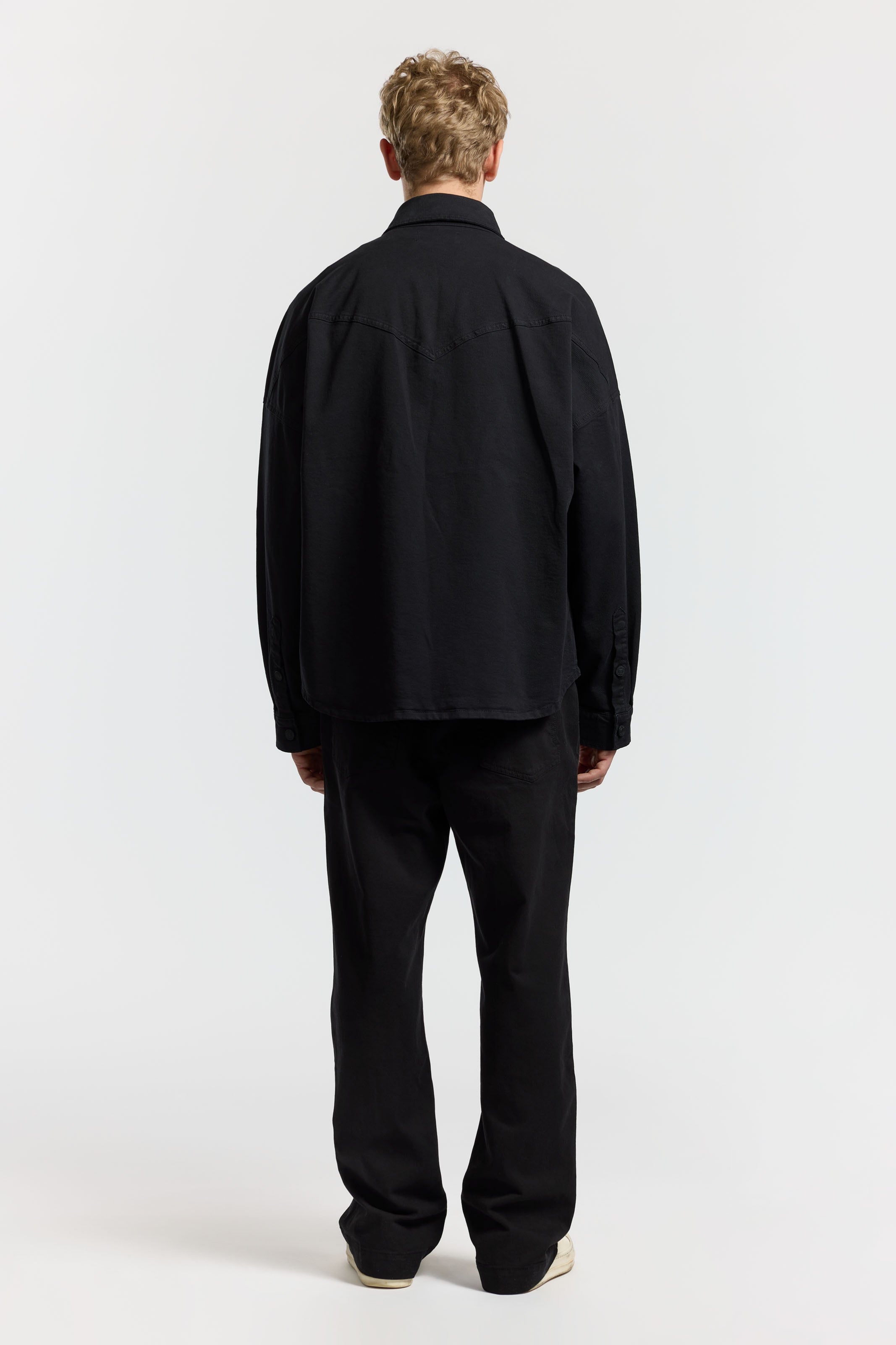 Premium Overshirt in Jet Black - Stylish Layering Piece for Men & Women | Perfect for Casual Outfits, Workwear & Outdoor Adventures