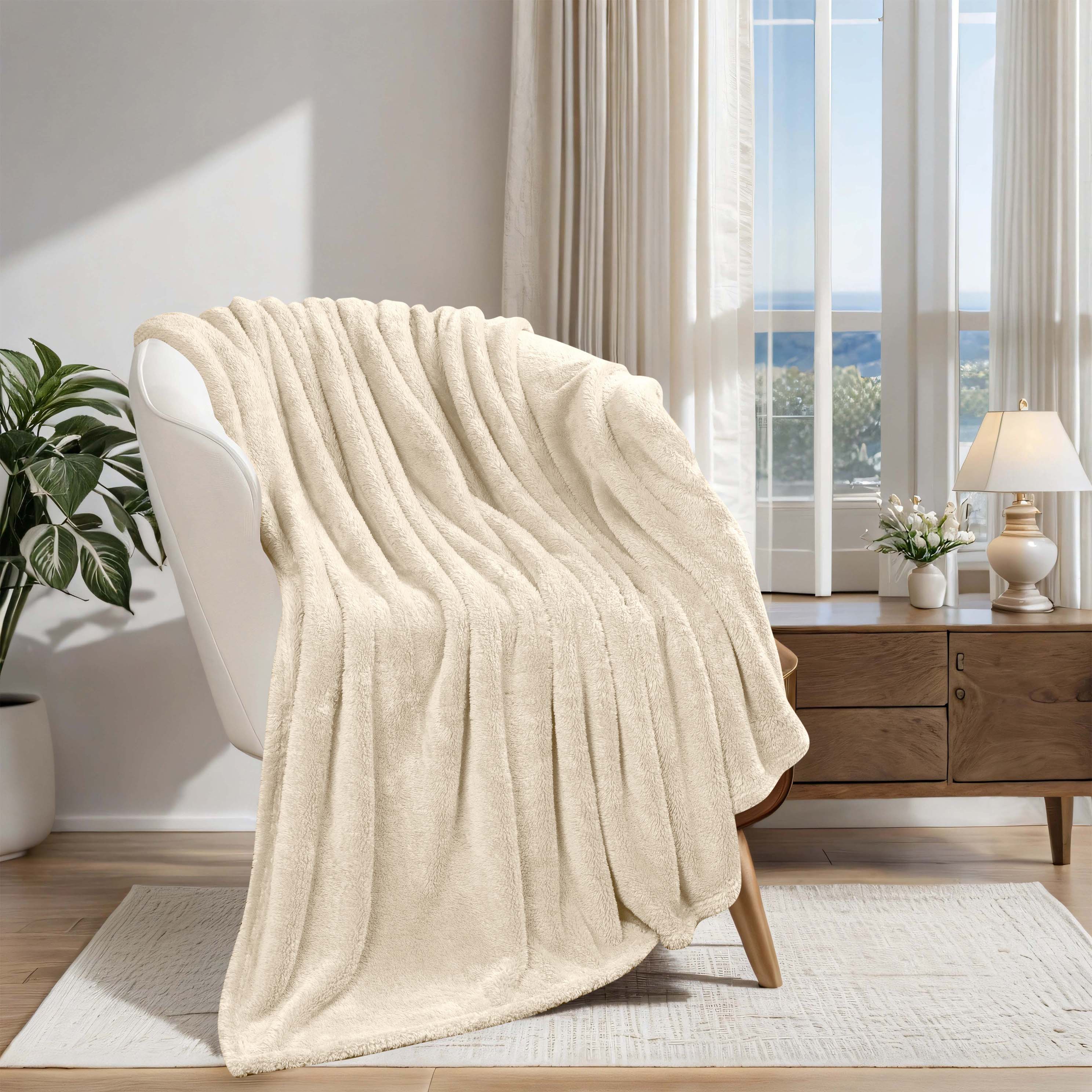 Classic Solid Fleece Plush Medium Weight Fluffy Soft Blanket - Cozy & Warm for Bed, Sofa, Travel & Gifts | Ultra-Soft Throw Blanket for All Seasons