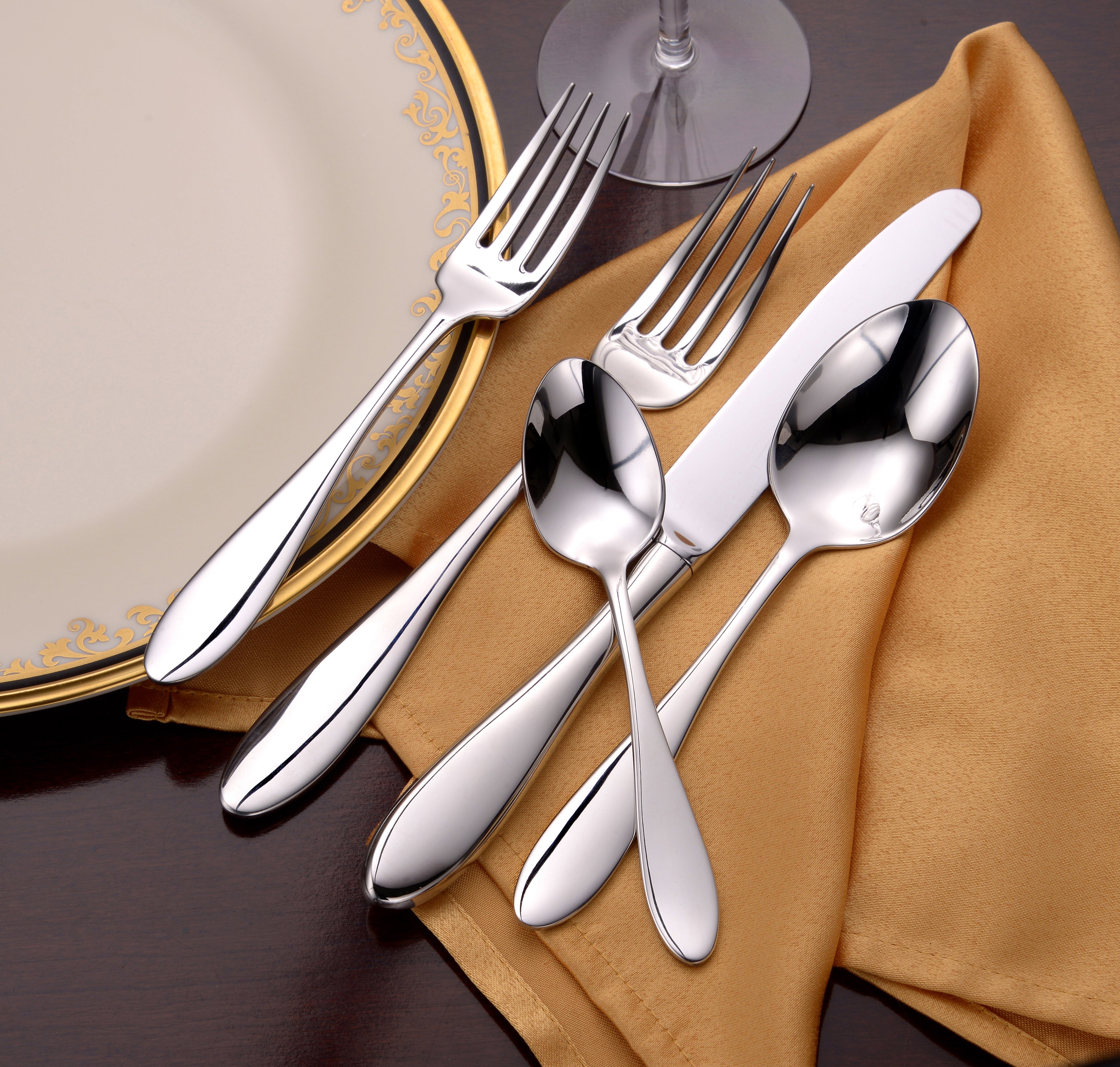 Betsy Ross 65-Piece Dinnerware Set - Elegant Porcelain Plates, Bowls & Mugs for Family Dining, Parties & Entertaining