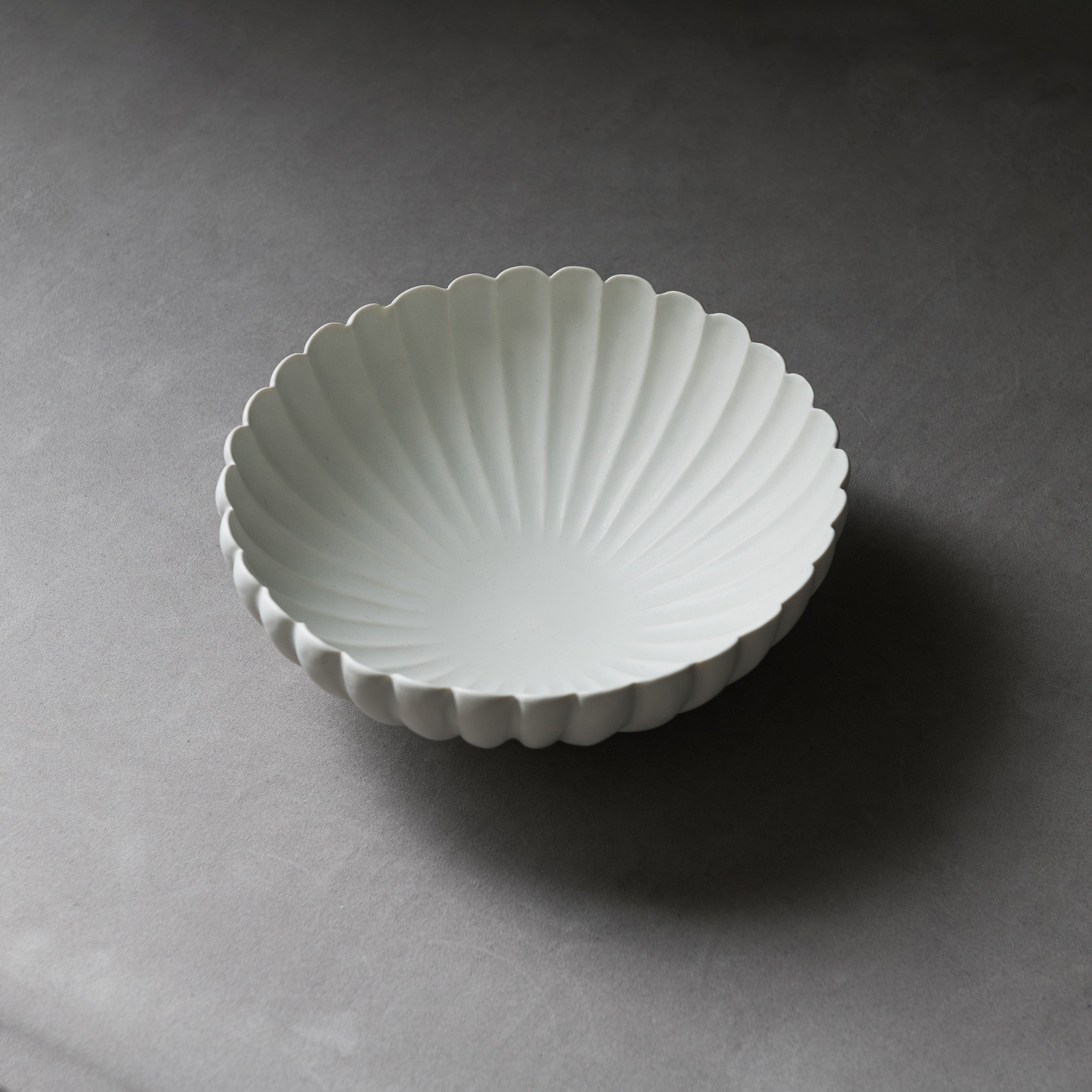 USUKIYAKI Rinka Handmade Large Japanese Ceramic Bowl - Handcrafted Pottery for Sushi, Ramen & Asian Dining | Perfect for Home Restaurants & Gift Giving