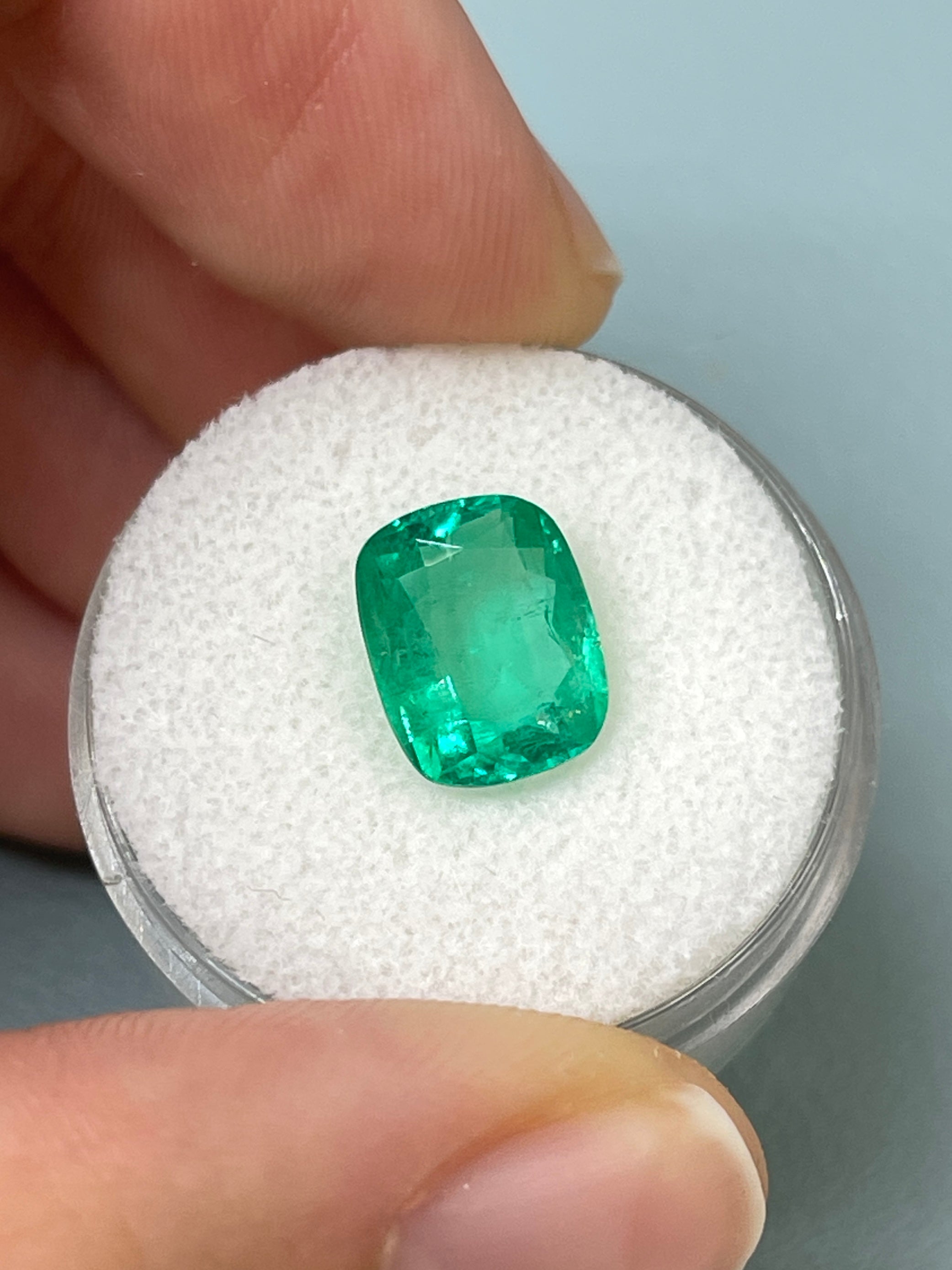 2.91 Carat Natural Colombian Emerald - 10.4x8.3mm Medium Green Loose Gemstone, Elongated Cushion Cut for Jewelry Making, Engagement Rings & Fine Collections