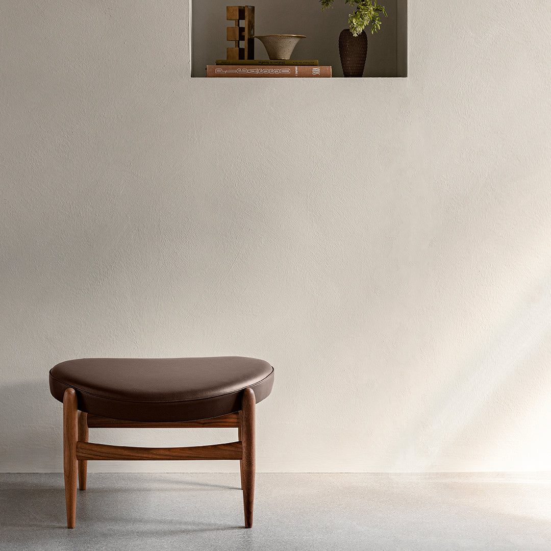 Elizabeth Ottoman - Modern Tufted Storage Ottoman Bench with Lift Top, Upholstered Footrest Stool for Living Room, Bedroom, and Office - Perfect for Extra Seating and Hidden Storage