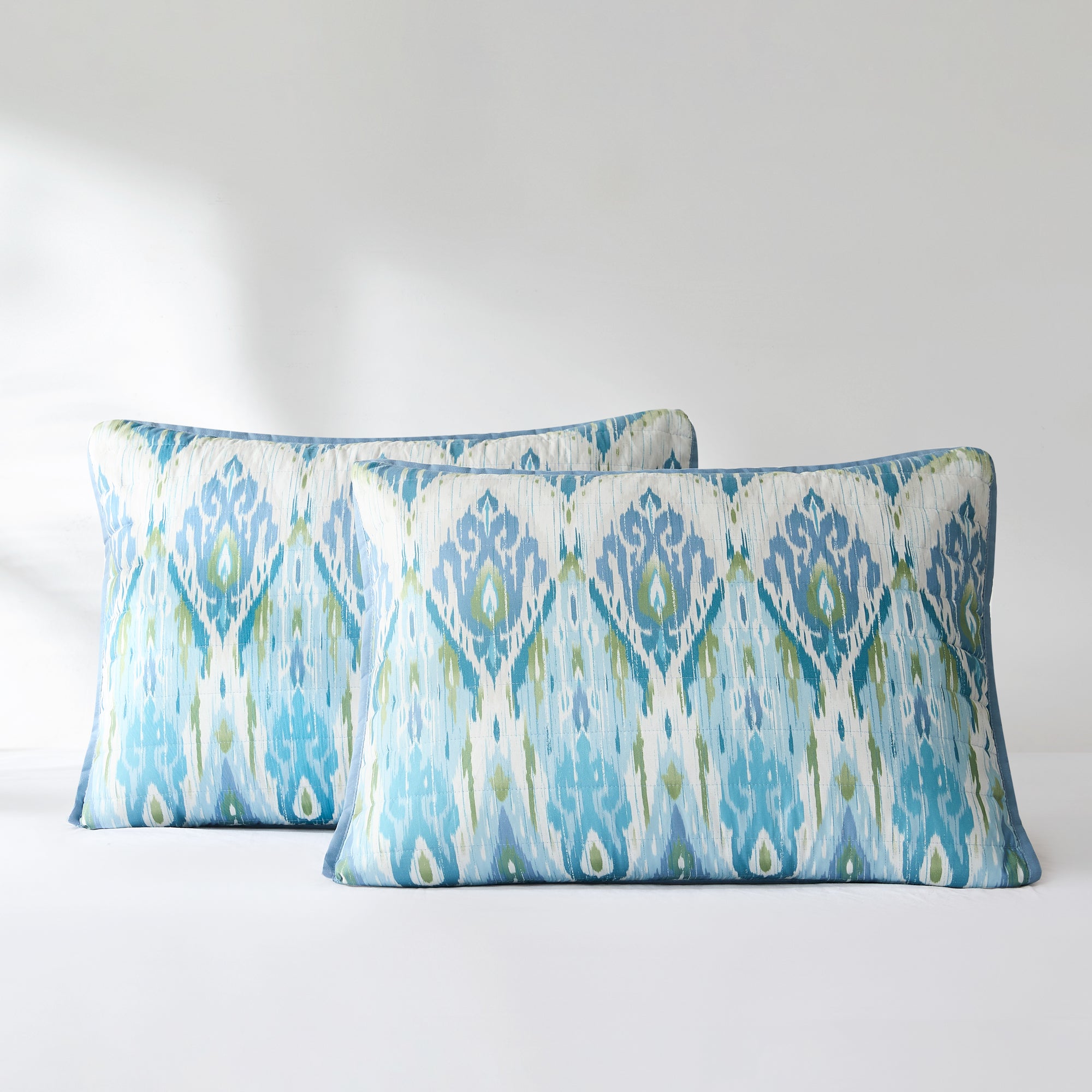 Stylish Ikat Drops Quilt Set - Queen Size Bedding with Matching Pillow Shams - Perfect for Boho Chic Bedroom Decor & Guest Room Makeover
