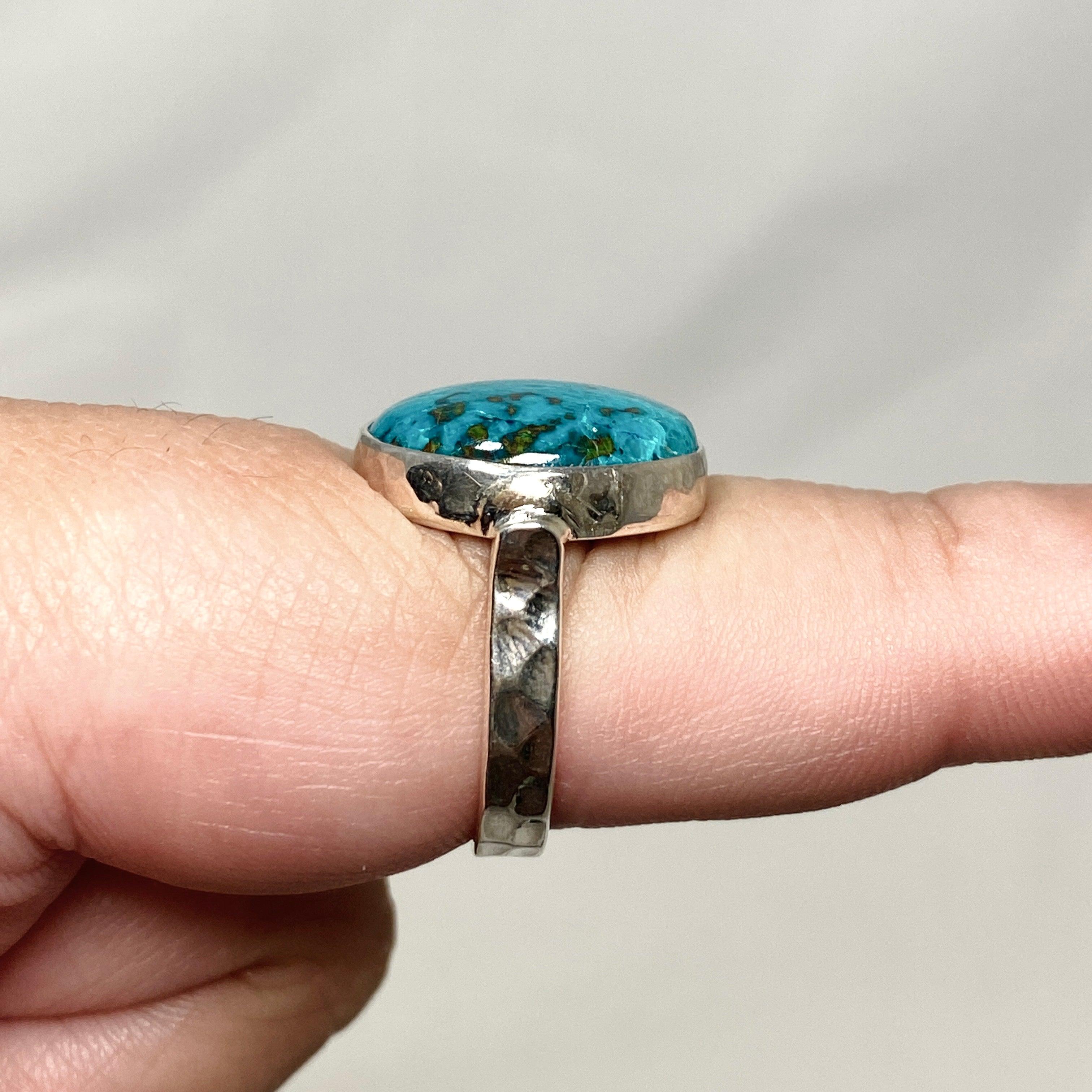 Chrysocolla Shattuckite Dioptase Round Ring - Size 9 Hammered Sterling Silver Band KRGJ3235 - Perfect for Boho Jewelry, Spiritual Healing & Unique Gift Giving