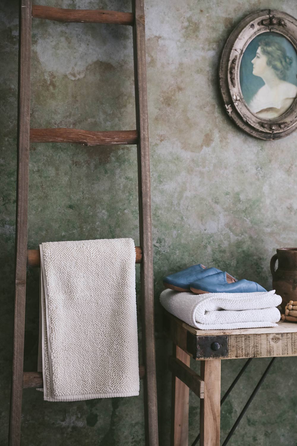 Premium Handwoven Cotton Bath Mat - Soft, Absorbent & Quick-Drying - Perfect for Bathroom, Spa & Home Decor