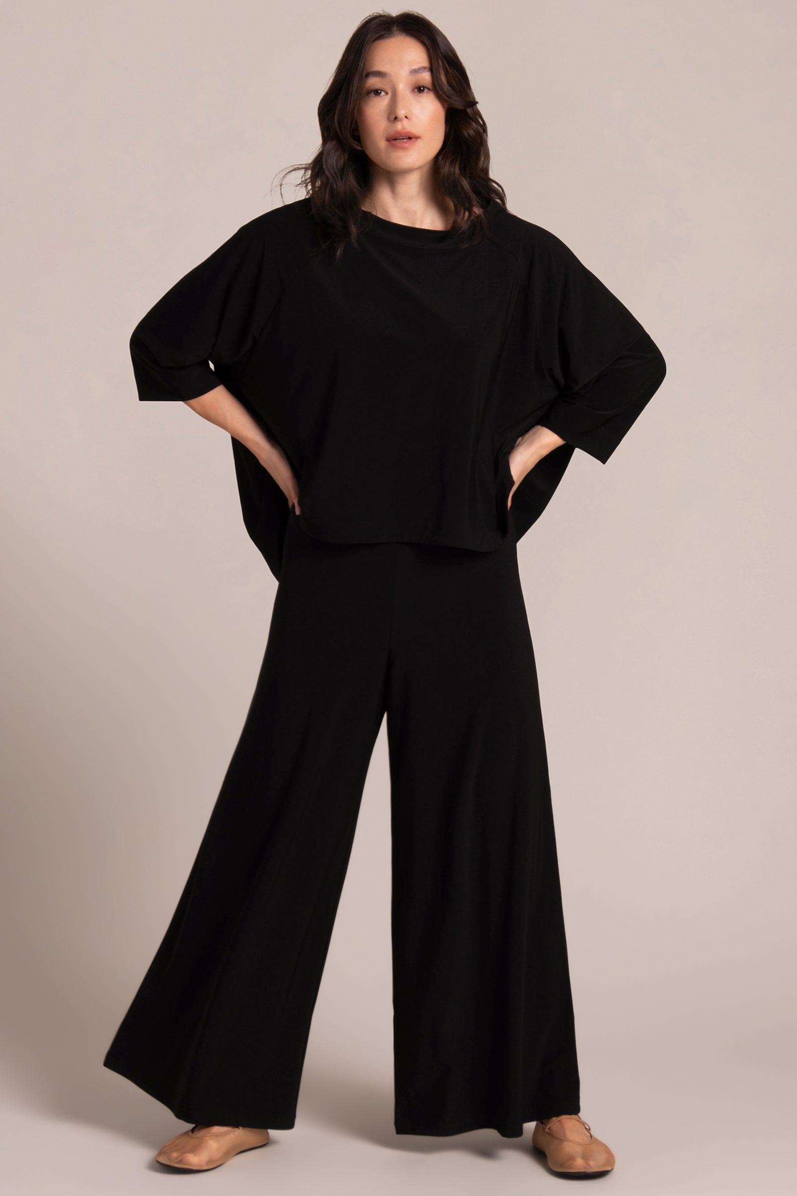 Breezy Raglan Top for Women - Soft & Comfortable Black Short Sleeve T-Shirt | Perfect for Casual Wear, Yoga & Summer Outfits