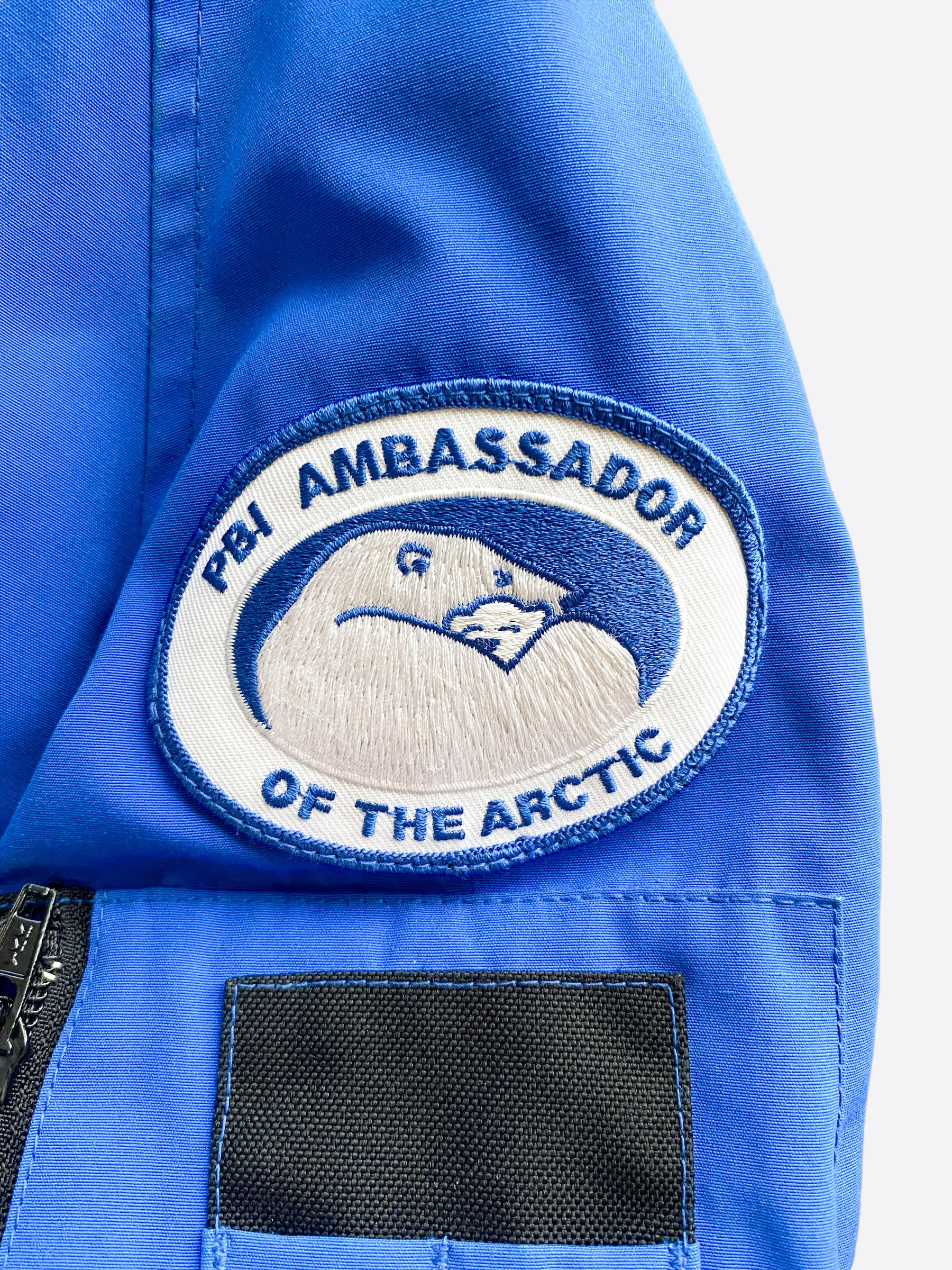 Canada Goose Royal PBI Blue Chilliwack Men's Bomber Jacket - Waterproof Winter Coat for Cold Weather, Outdoor Activities & Urban Style