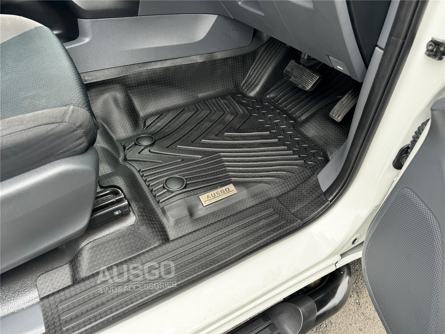 5D Injection Floor Mats & Black Door Sills for Mazda BT-50 BT50 Dual Cab 2011-2020 | All-Weather Protection & Stylish Interior Upgrade for Pickup Trucks