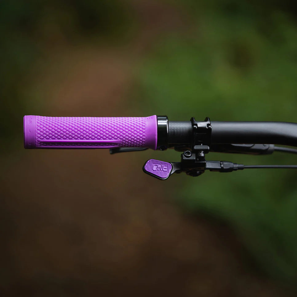OneUp Dropper Lever V3 - Premium Bike Dropper Post Remote Lever for MTB & Mountain Biking - Lightweight & Durable for Trail, Enduro & Downhill Riding