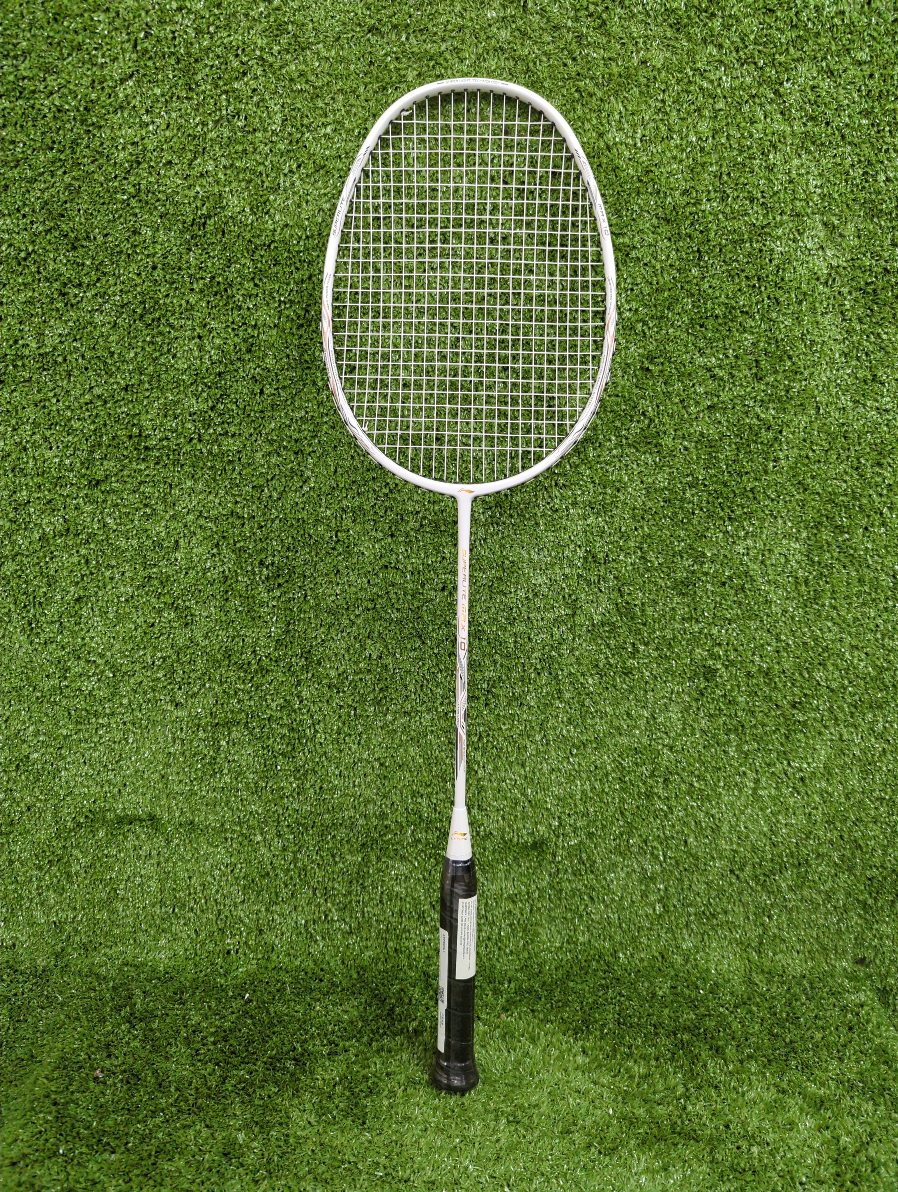 Li Ning G Force Superlite Max 10 Badminton Racket - Prestrung White/Gold/Black - Lightweight Carbon Fiber Shuttlecock Racket for Professional & Recreational Play - Made in China - Perfect for Tournaments & Training Sessions