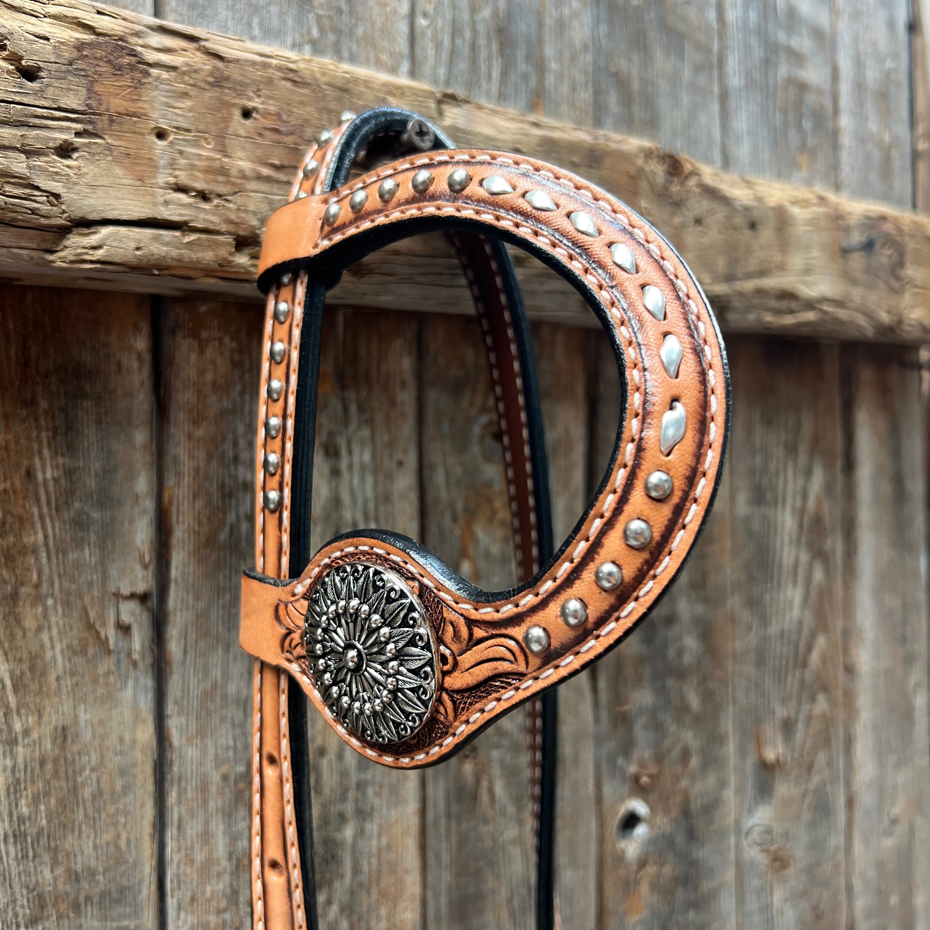 Premium Silver Buckstitch & Pinwheel Browband with One Ear & Breastcollar Tack Set #BBBC630 – Perfect for Western Horse Shows, Rodeos, and Equestrian Events