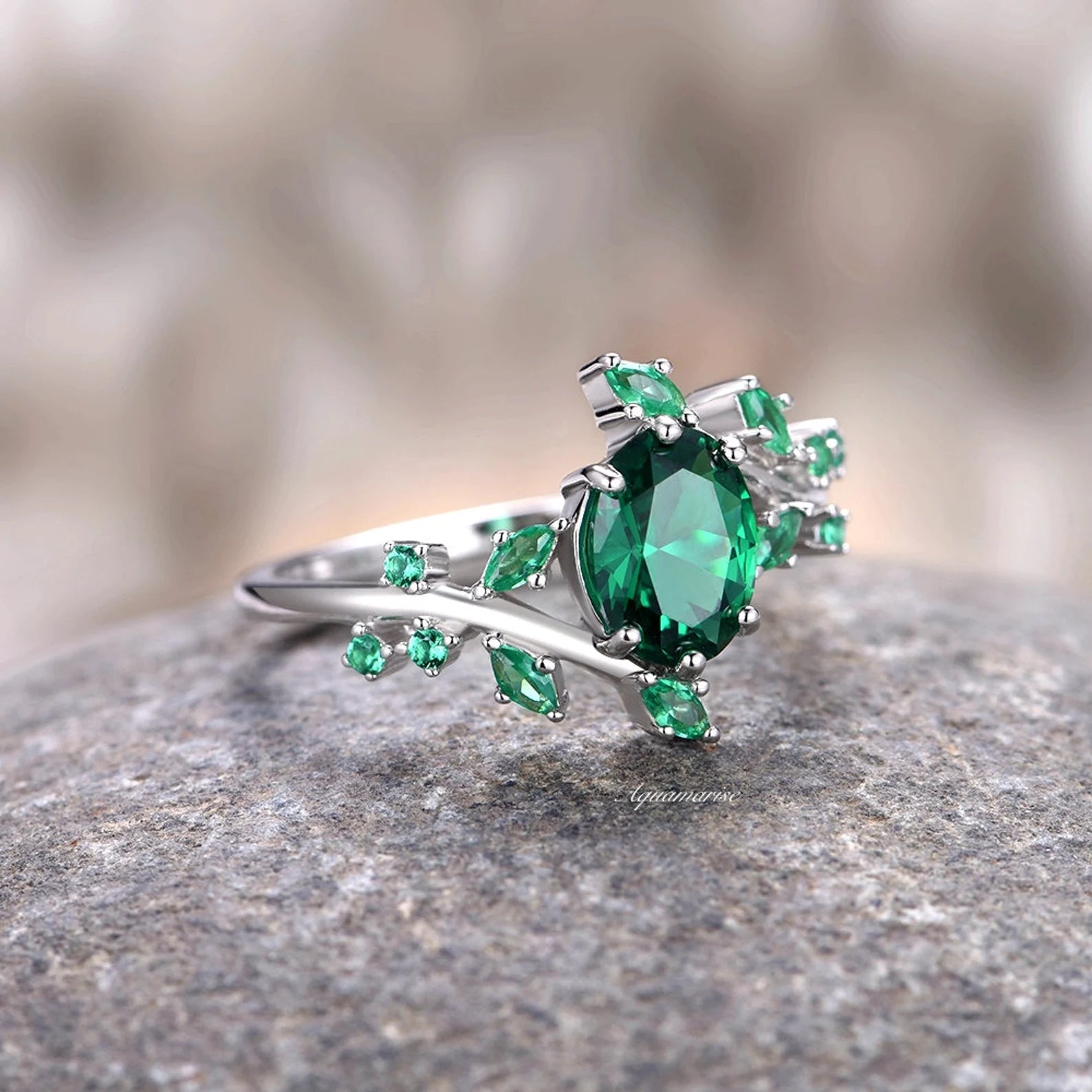 Emerald Leaf Couples Ring - Elegant Matching Wedding Bands for Him & Her - Perfect for Anniversaries, Engagements and Romantic Gifts