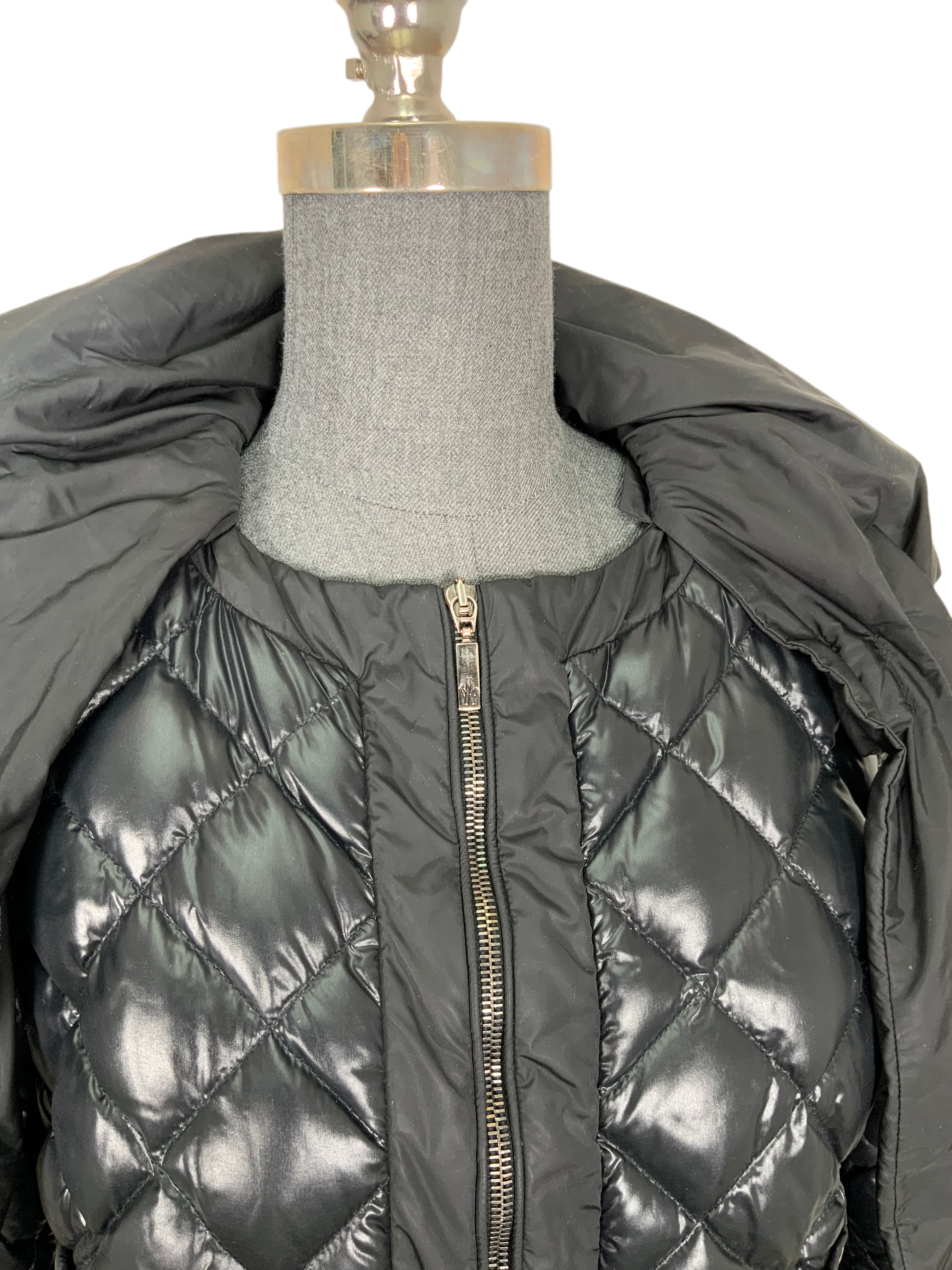 MONCLER Quilted Puffy Jacket for Women & Men - Lightweight Winter Coat, Waterproof Down Jacket, Size M - Perfect for Skiing, Hiking & Cold Weather Fashion