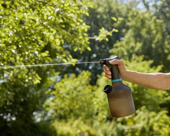 Gardena 1L Pump Sprayer 11112 - Premium Handheld Garden Sprayer for Plants, Lawn & Outdoor Use