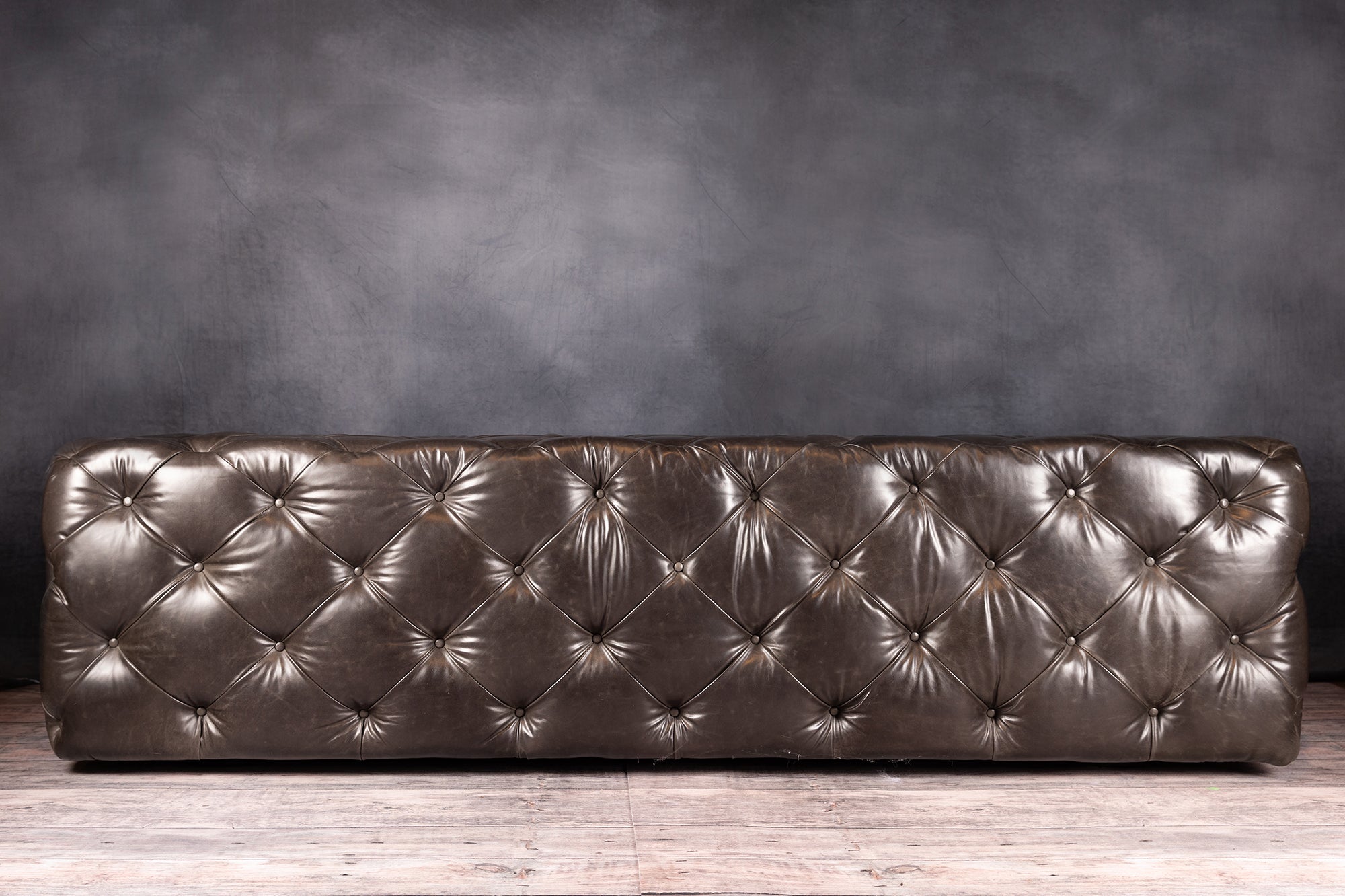 Luxury Royal Decadence Genuine Leather Sofa - Premium Comfort for Living Room, Lounge & Home Theater Seating