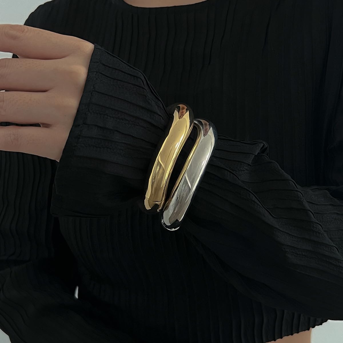 Trendy Gold & Silver Cuff Bangle Bracelets Set for Women - Chunky Minimalist Open Wide Hinged Arm Cuff Jewelry (2PC) - Perfect for Parties, Date Nights & Everyday Fashion Accessories