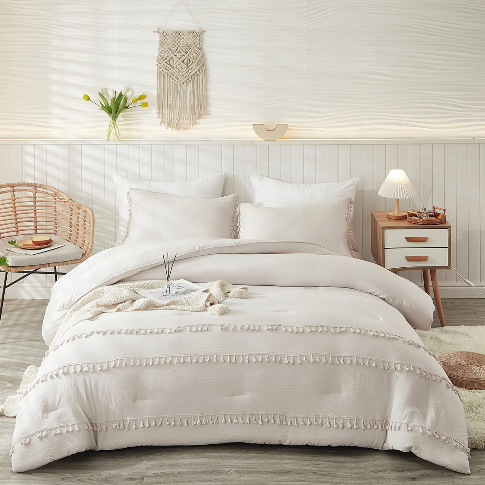 Bedbay Twin Size Boho Comforter Set for Girls & Teens - Light Beige Tassel Fringed Tufted Bedding (2-Piece) | Perfect for Teen Bedrooms, Dorm Rooms & Boho Chic Decor