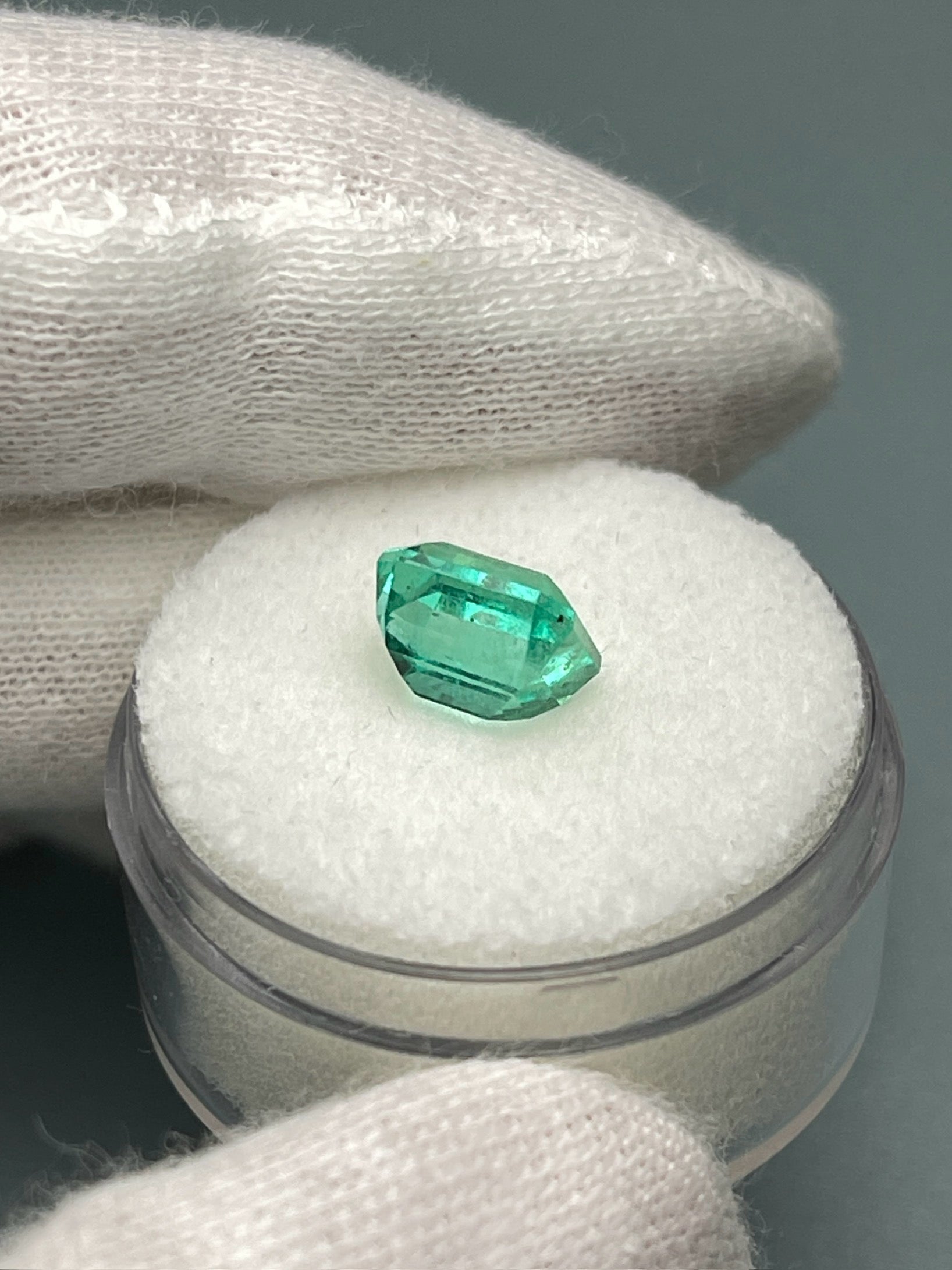 2.36 Carat Natural Colombian Loose Emerald Gemstone - Asscher Cut for Jewelry Making, Engagement Rings & Luxury Gifts